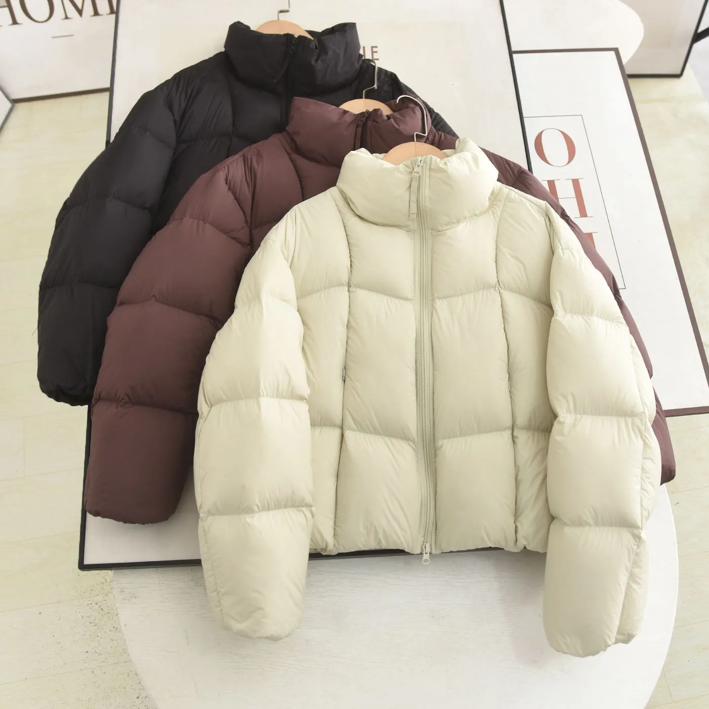 Casual Sle ort Puffer Jaet 2025 Winter Season Stand Collar Slim Fit Du Feather Warm Long Sve Ladies Outerwear
Casual Sle ort Puffer Jaet 2025 Winter Season Stand Collar Slim Fit Du Feather Warm Long Sve Ladies Outerwear