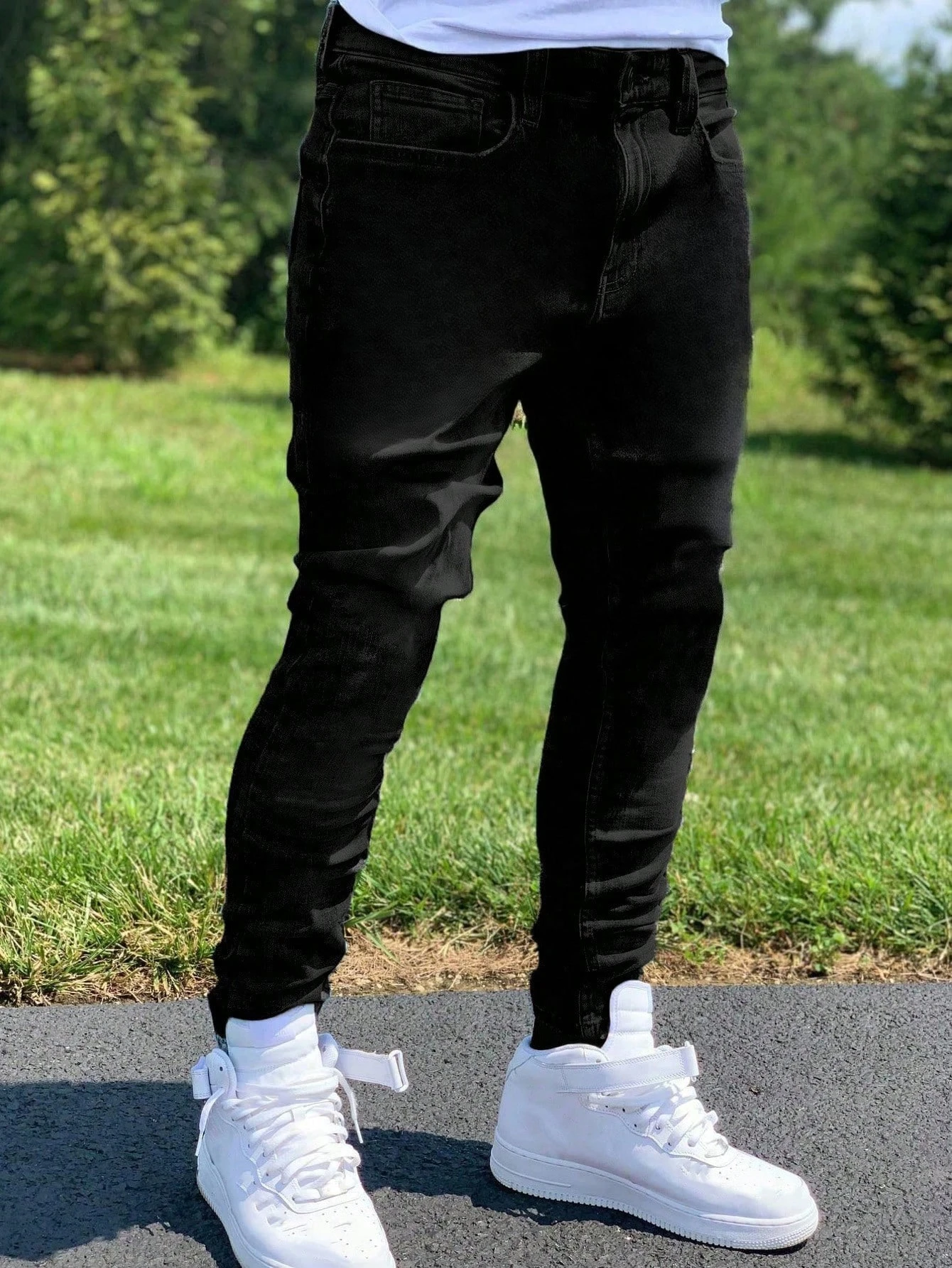 Casual Medium Stretch European Men Slim Fit Skinny Jeans Four Seasons Standard Size
Casual Medium Stretch European Men Slim Fit Skinny Jeans Four Seasons Standard Size