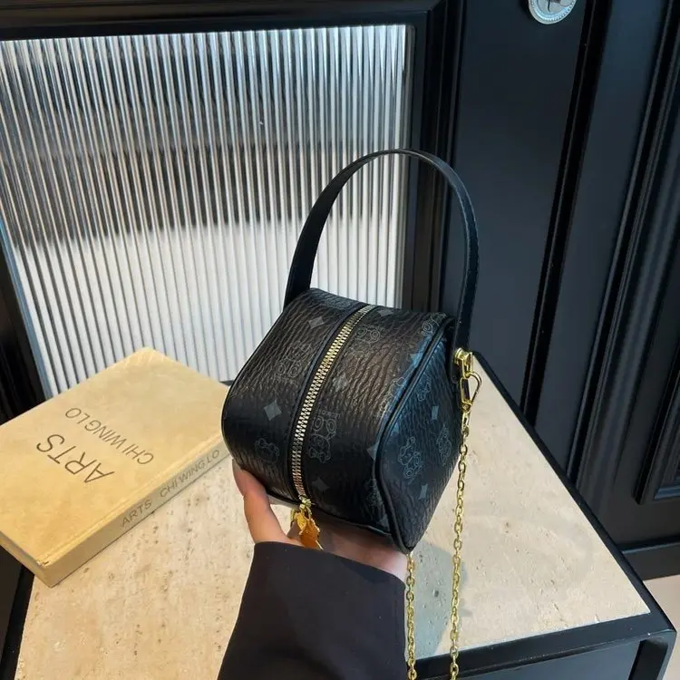 2026 New Women's Mini Print Box Bag, Unique Top Handle Chain Strap Shoulder Bag, Fashion Casual Purse for Daily Outing
2026 New Women's Mini Print Box Bag, Unique Top Handle Chain Strap Shoulder Bag, Fashion Casual Purse for Daily Outing