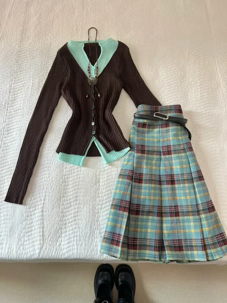 France Casual Skinny Knit 2-piece Set Women Vintage Chic Slim Fake Two Pieces Patchwork Top Female + Plaid High Waist Skirt Suit
France Casual Skinny Knit 2-piece Set Women Vintage Chic Slim Fake Two Pieces Patchwork Top Female + Plaid High Waist Skirt Suit