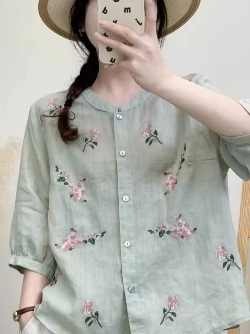 New Chinese Style Artistic Retro Cotton Linen Embroidered Shirt Women Summer round Neck Short Sleeve Slimming Trendy Top
New Chinese Style Artistic Retro Cotton Linen Embroidered Shirt Women Summer round Neck Short Sleeve Slimming Trendy Top