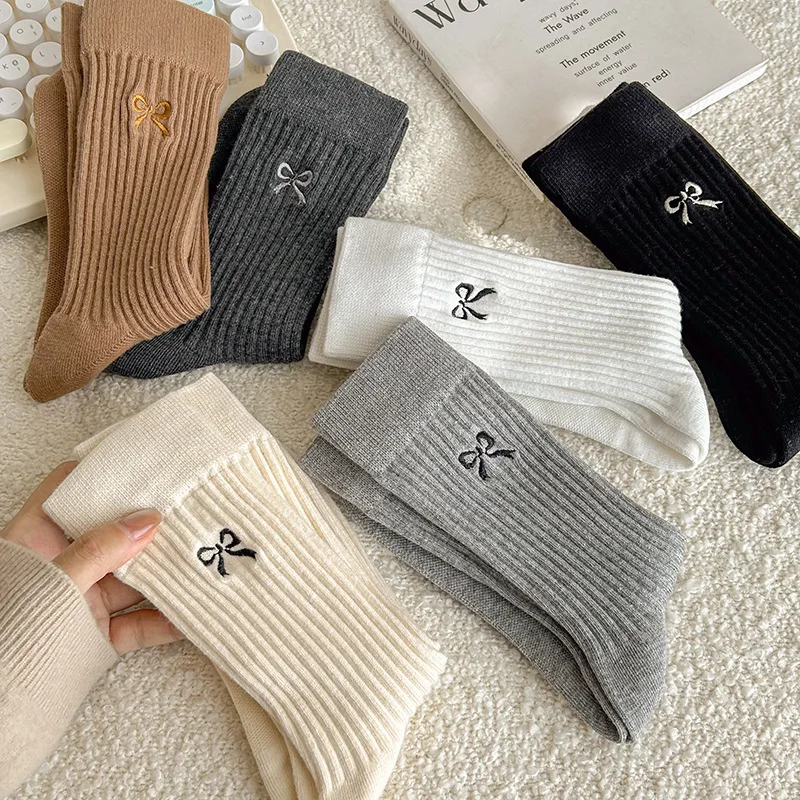 Women’s Mid-Calf Slouchy Socks Winter Embroidery Bow Korean Style Thickened Socks Cute Aesthetic Versatile Viral Tiktok Fashion
Women’s Mid-Calf Slouchy Socks Winter Embroidery Bow Korean Style Thickened Socks Cute Aesthetic Versatile Viral Tiktok Fashion