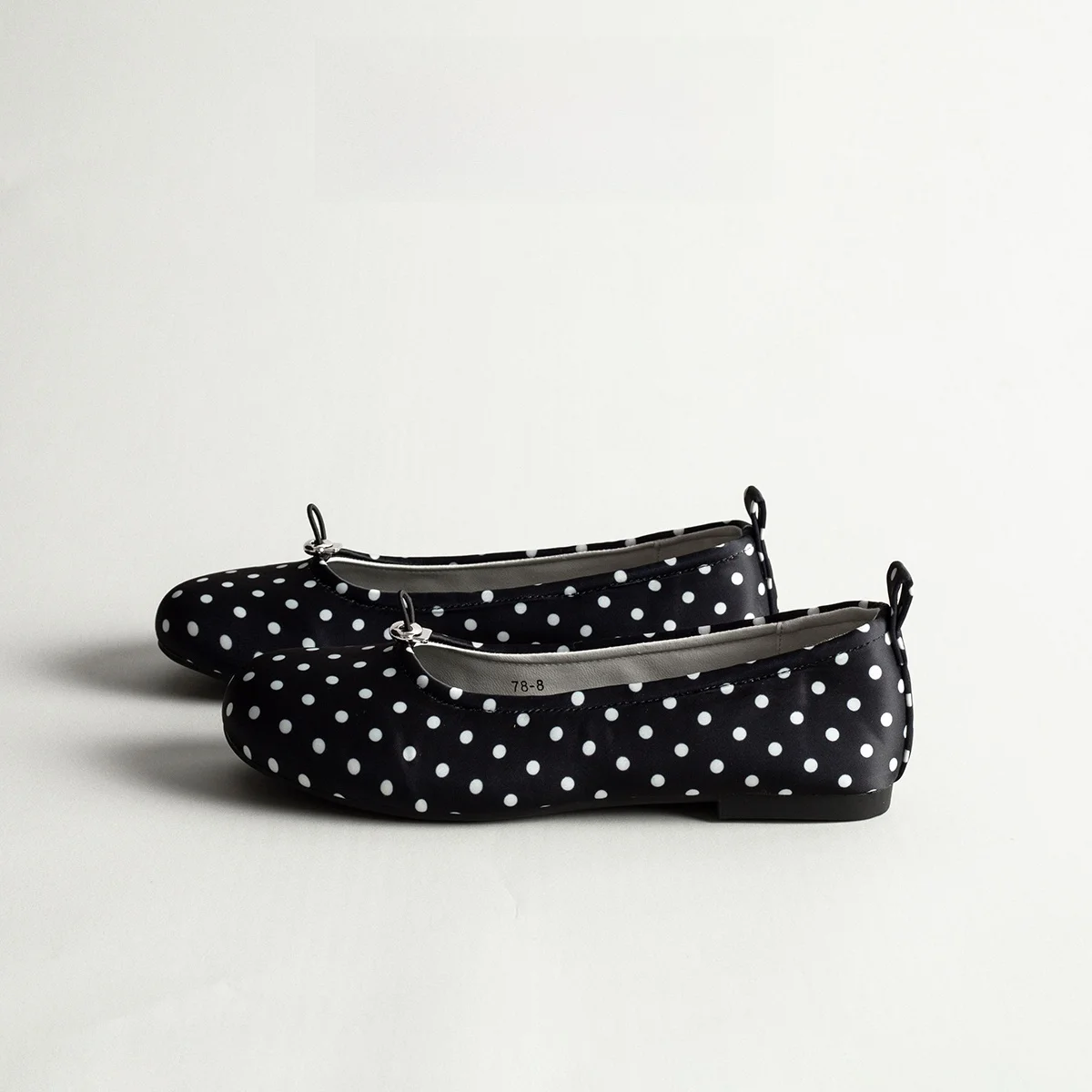 Retro Polka Dot Flat Ballet Dance Single Shoes Women Summer Versatile Fashionable Gentle Casual Mary Jane Shoes Slip-On
Retro Polka Dot Flat Ballet Dance Single Shoes Women Summer Versatile Fashionable Gentle Casual Mary Jane Shoes Slip-On