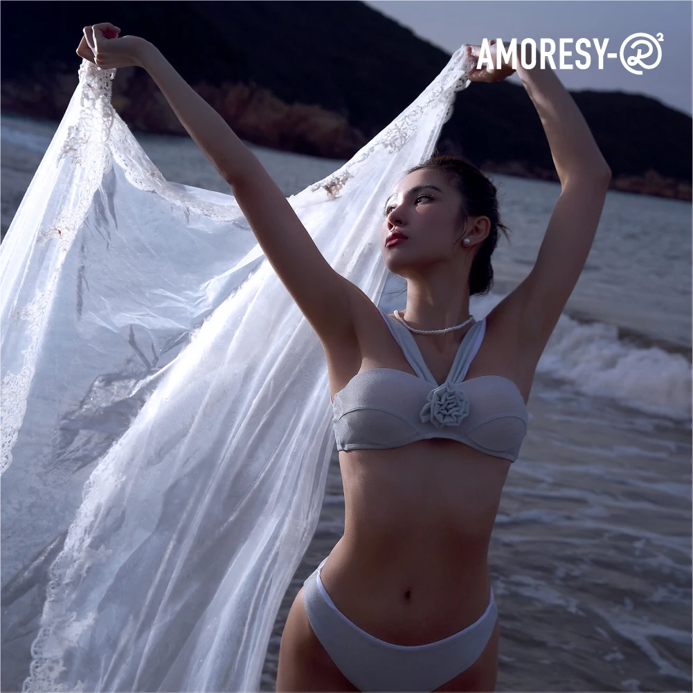 AMORESY RR series new retro silver silk low waist slim hot spring resort bikini split swimsuit
AMORESY RR series new retro silver silk low waist slim hot spring resort bikini split swimsuit