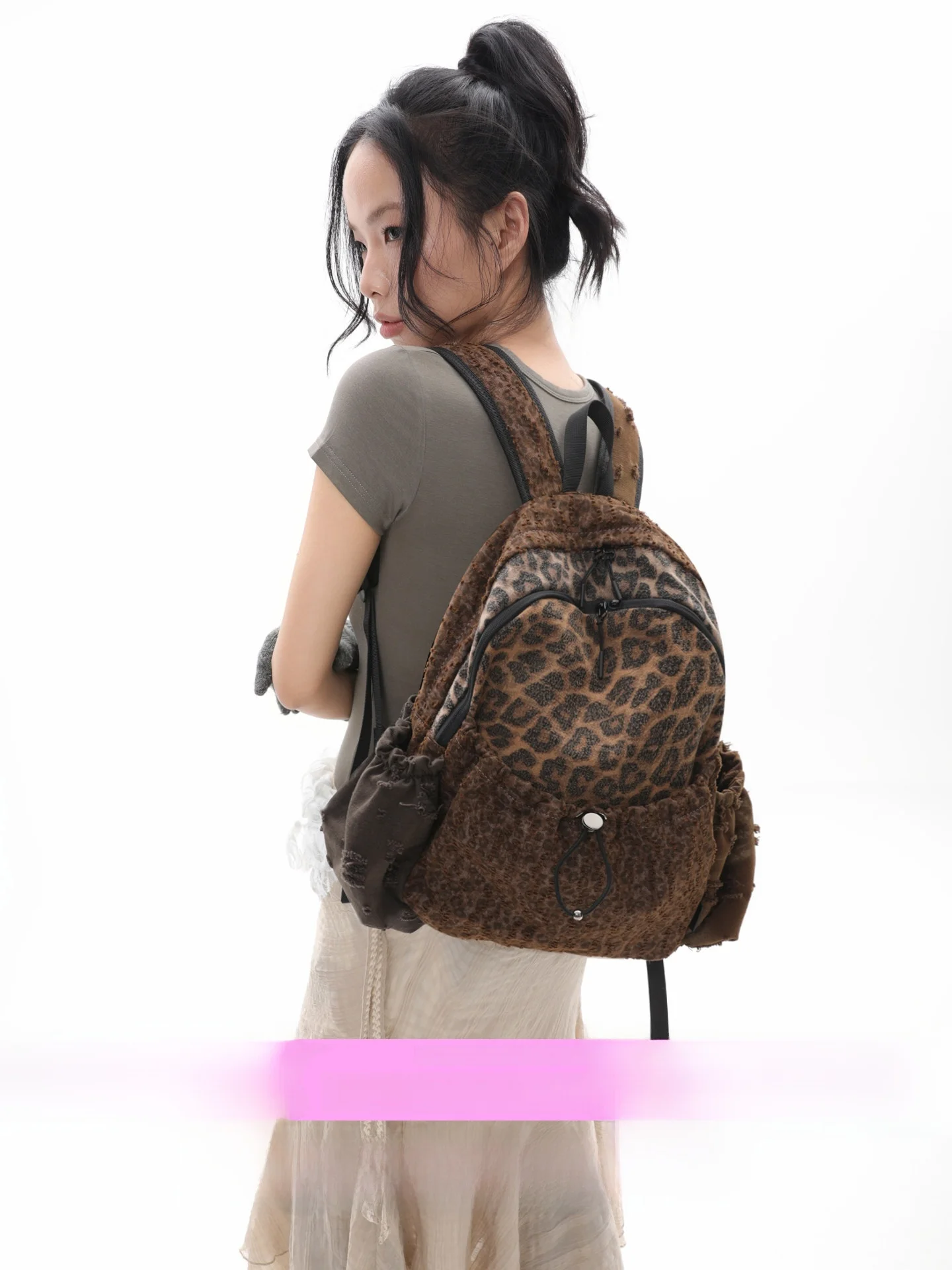 Large Capacity Tote Bag Splicing Leopard Print Pleated Rope Dual Shoulder Bag Retro Lazy Canvas Backpack Street Cool Style fo...
Large Capacity Tote Bag Splicing Leopard Print Pleated Rope Dual Shoulder Bag Retro Lazy Canvas Backpack Street Cool Style fo...