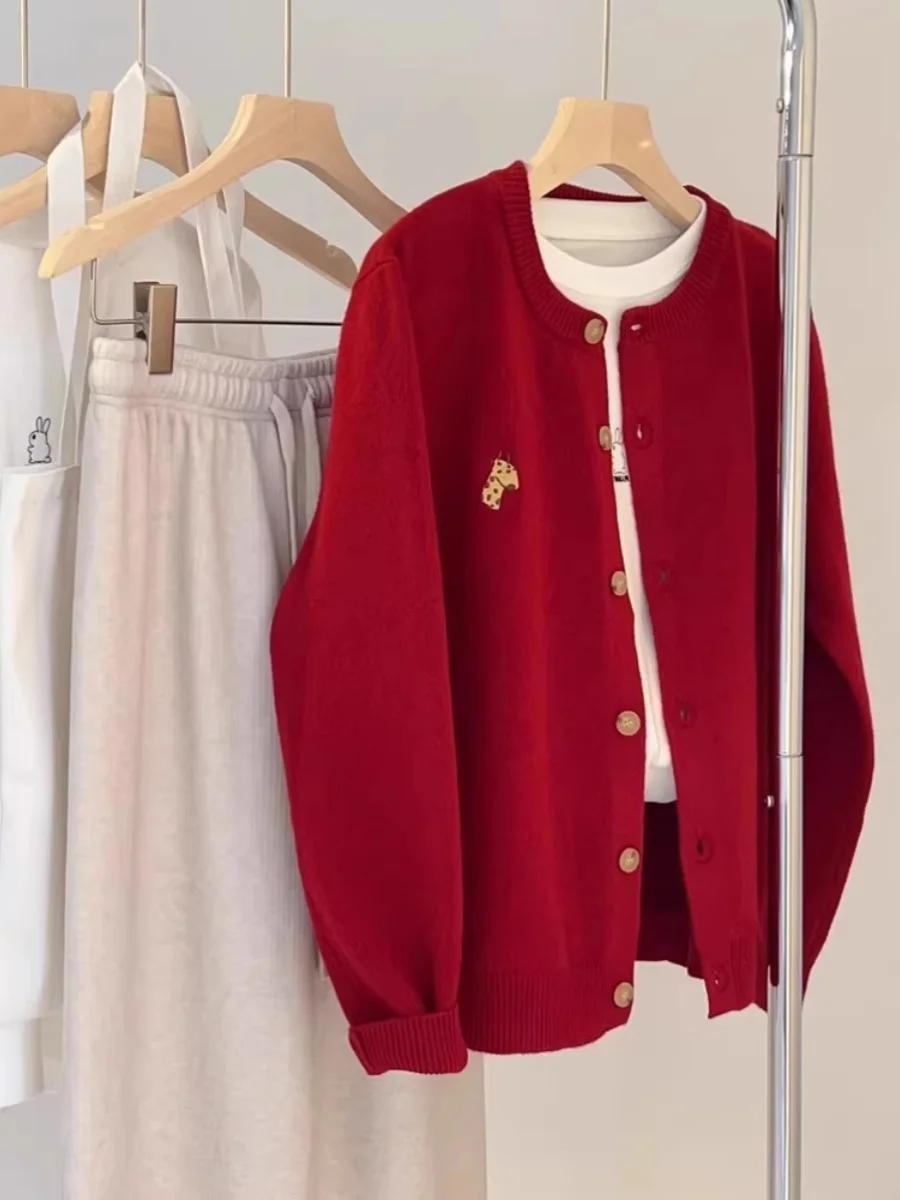 Extra Large 2300 Pounds High End Red Knitted Sweater Women's Autumn Winter Loose Anti Aging Knit Cardigan Coat for Younger Look
Extra Large 2300 Pounds High End Red Knitted Sweater Women's Autumn Winter Loose Anti Aging Knit Cardigan Coat for Younger Look