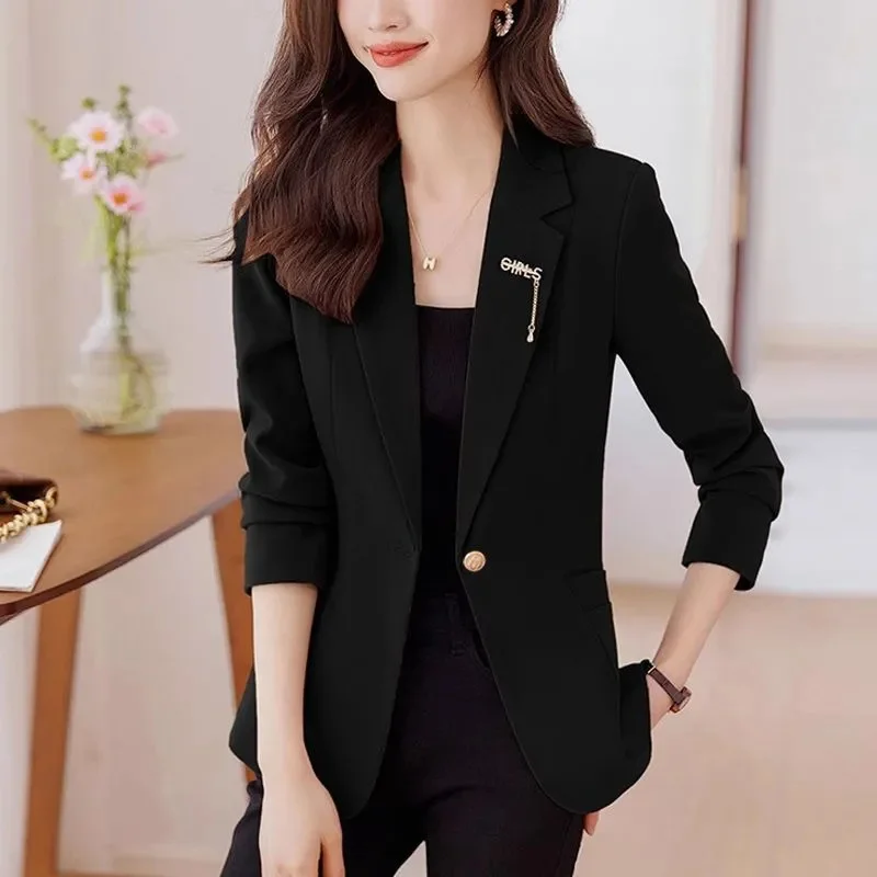 2025 New Women Blazers Jacket Fall Office Lady Business Formal Wear Small Suit Single Button Blazer Coat High-quality Mujer Suit
2025 New Women Blazers Jacket Fall Office Lady Business Formal Wear Small Suit Single Button Blazer Coat High-quality Mujer Suit