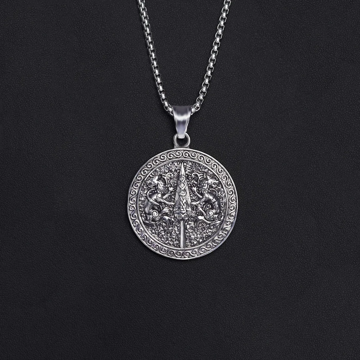 Double Flying Dragon Pendant Necklace Stainless Steel Heart Love Charms Fashion Jewelry Gift Accessories
Double Flying Dragon Pendant Necklace Stainless Steel Heart Love Charms Fashion Jewelry Gift Accessories