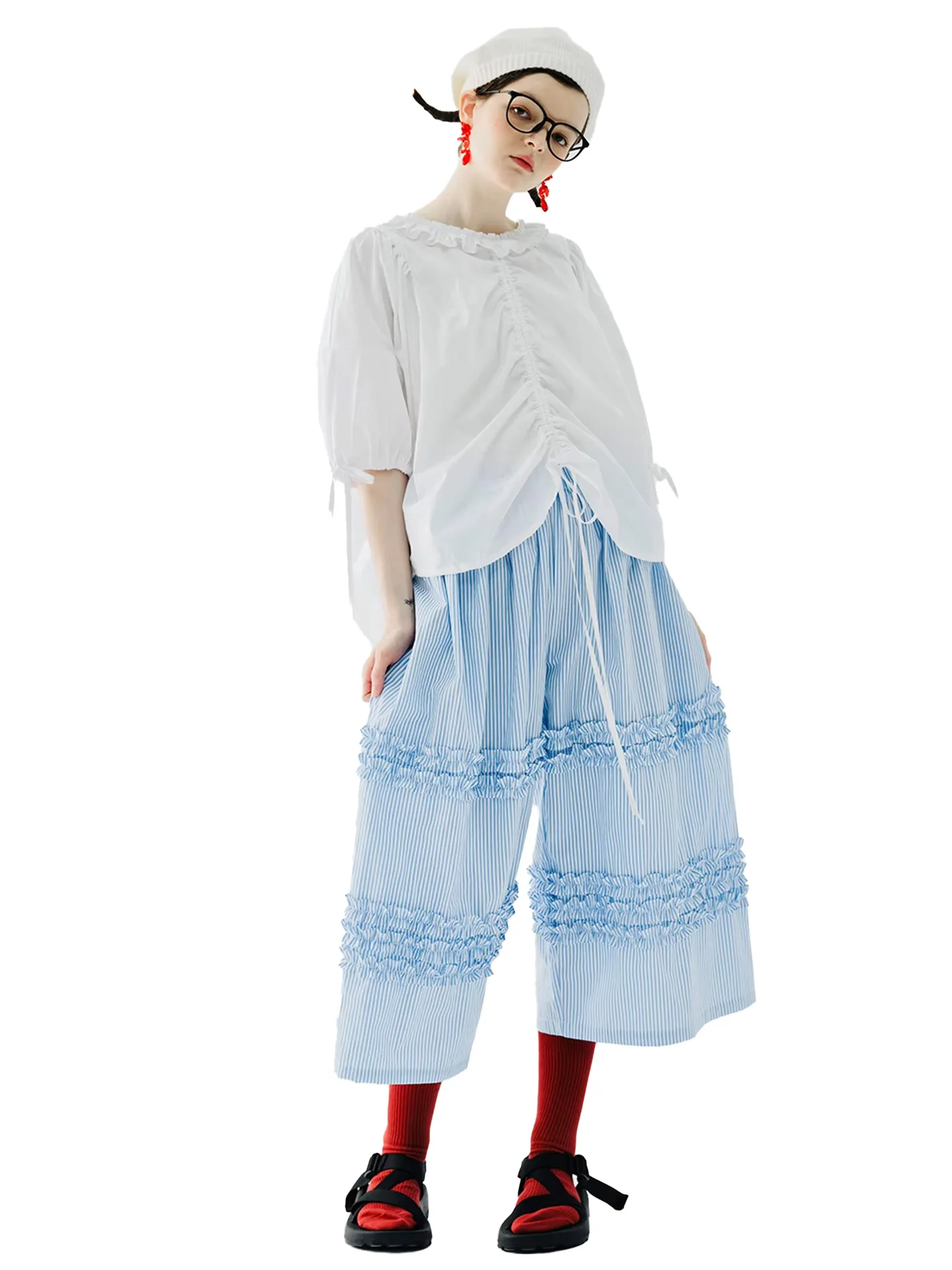 Blue and White Striped Ruffled Wide - leg Pants Casual Daily Wear Full of Fresh and Sweet Charm 234119
Blue and White Striped Ruffled Wide - leg Pants Casual Daily Wear Full of Fresh and Sweet Charm 234119