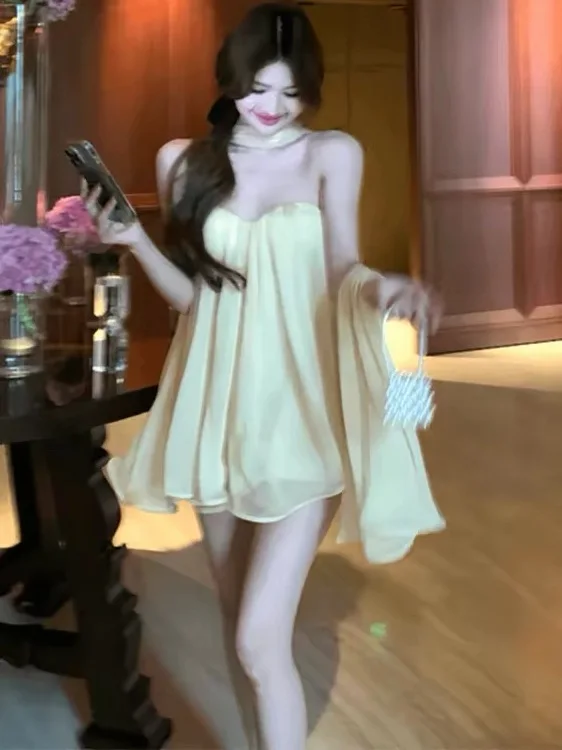 Slimming Pure Desire Wind Women's Summer Dress with Lace Trim Bustier Short Skirt Asymmetrical High Waist Casual Style
Slimming Pure Desire Wind Women's Summer Dress with Lace Trim Bustier Short Skirt Asymmetrical High Waist Casual Style