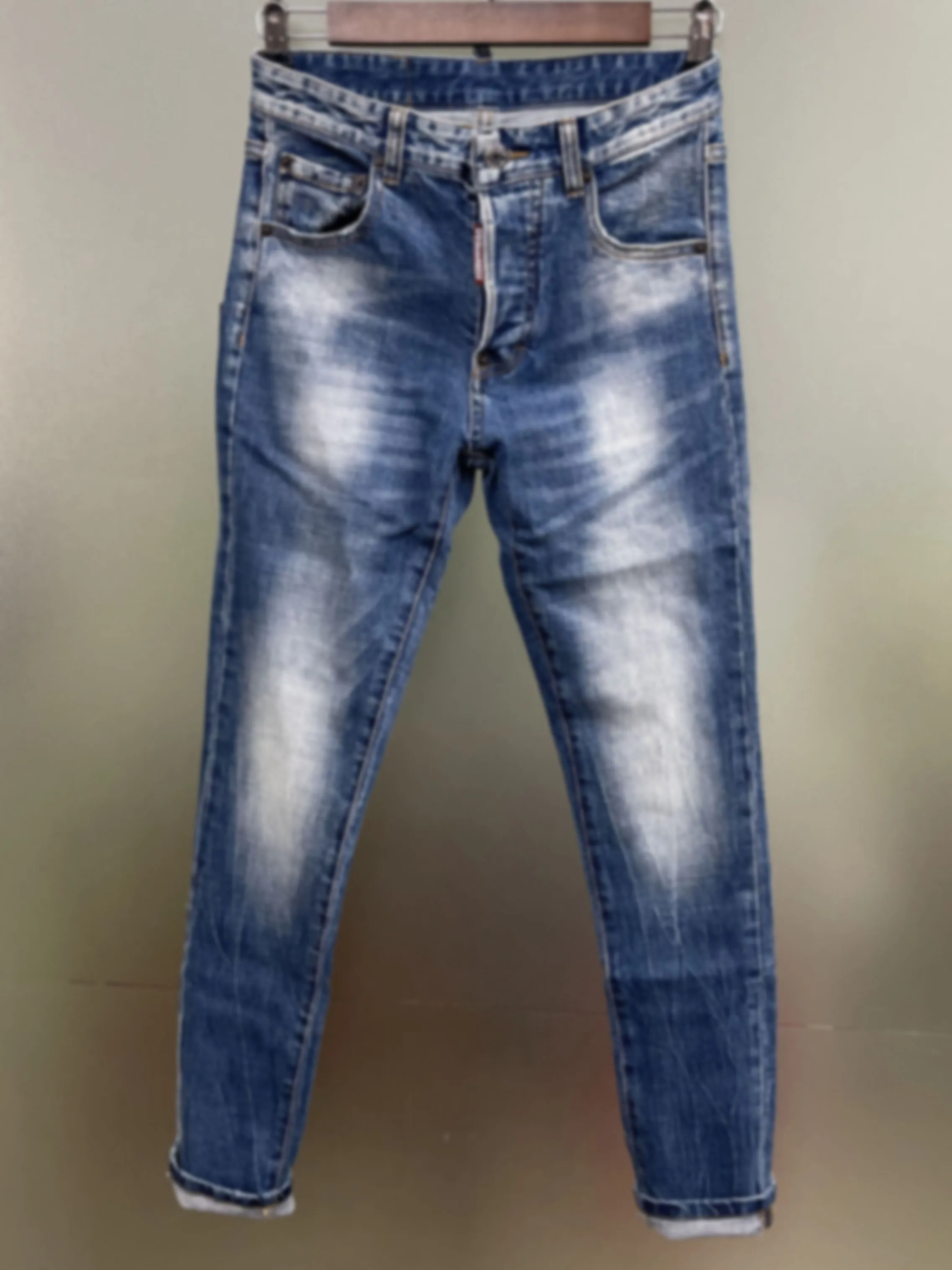 2025 new D2 men's jeans fashion slim hole patch broken ink stitching feet D2 jeans men
2025 new D2 men's jeans fashion slim hole patch broken ink stitching feet D2 jeans men