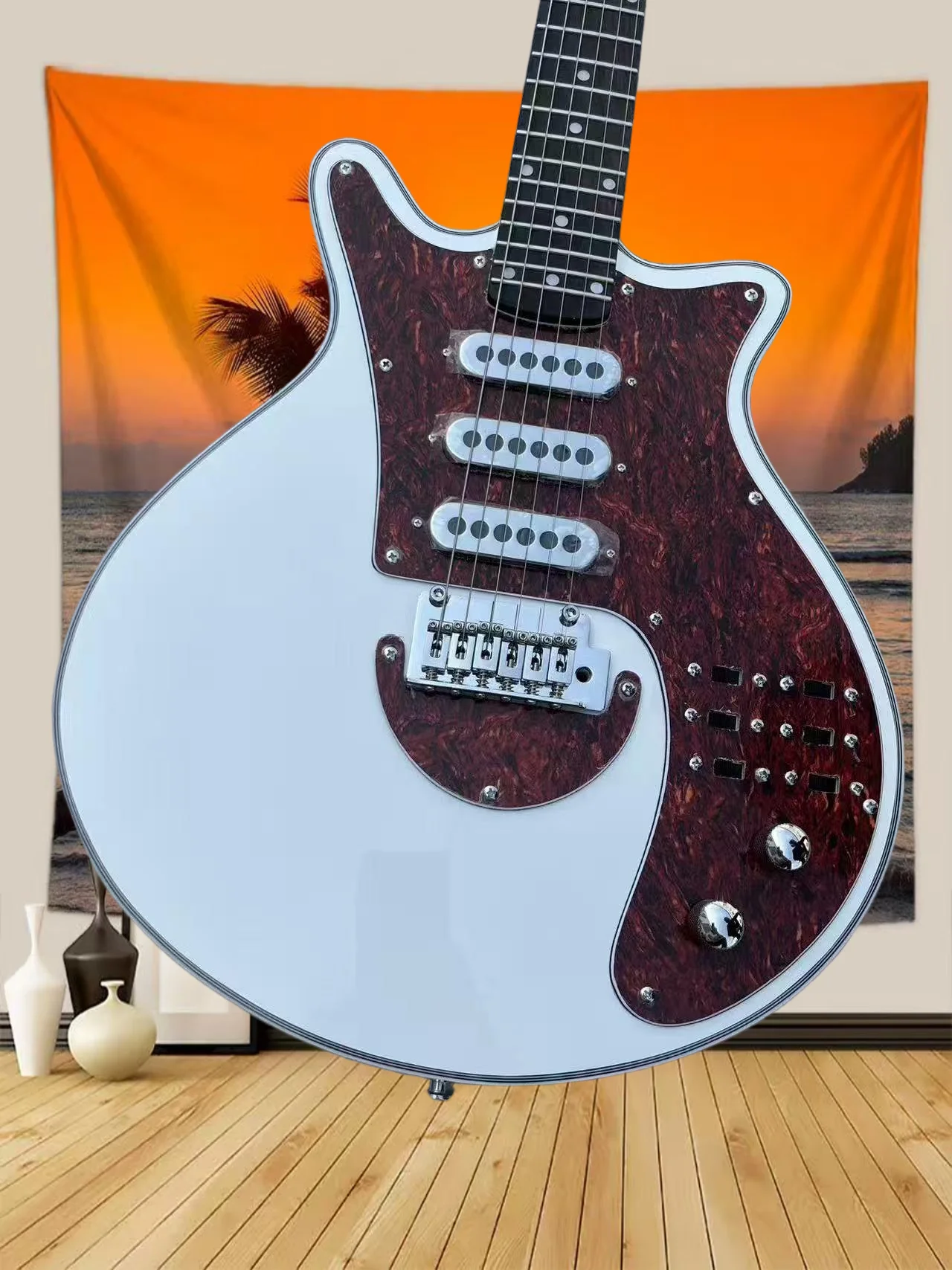 Free Delivery Electric Guitar White Rosewood Neck Mahogany Body Studio Triple Single Coil Pickups Rock Style
Free Delivery Electric Guitar White Rosewood Neck Mahogany Body Studio Triple Single Coil Pickups Rock Style