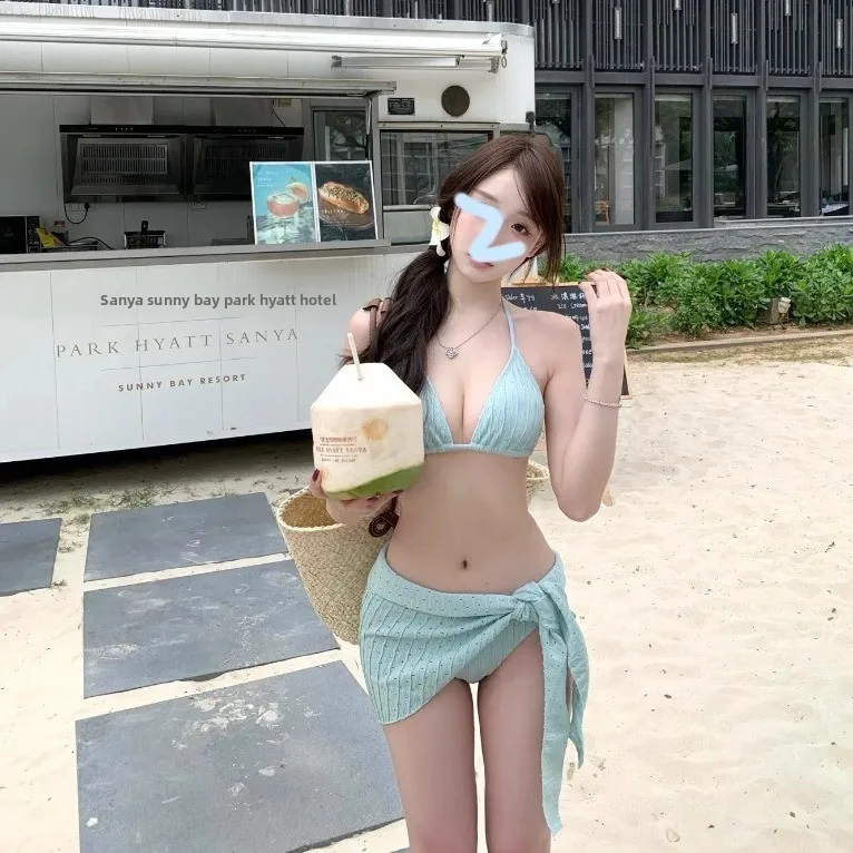 White Enhancing Women's Tee-Piece Bikini Swimsuit Ideal for Hot Springs Small Chest Gathered Slimming Nylon Material
White Enhancing Women's Tee-Piece Bikini Swimsuit Ideal for Hot Springs Small Chest Gathered Slimming Nylon Material