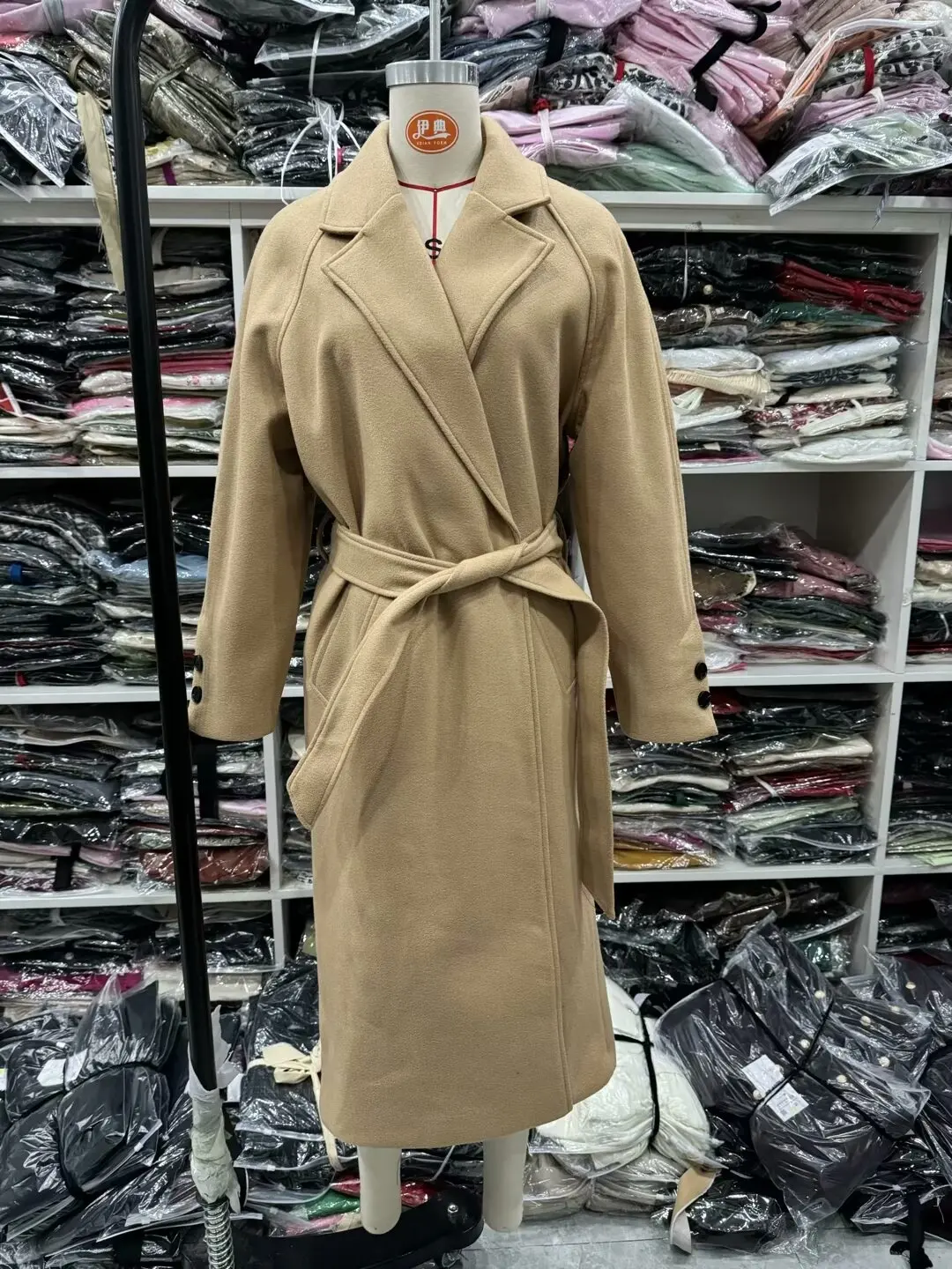 French style commuter lapel with belt long woolen coat for women fashionable all-match woolen coat
French style commuter lapel with belt long woolen coat for women fashionable all-match woolen coat