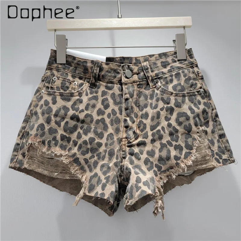 Personality Ripped Rough Edge Elastic Leopard Print Printed Denim Shorts Women's 2025 Summer New Versatile Wide-leg Hot Pants
Personality Ripped Rough Edge Elastic Leopard Print Printed Denim Shorts Women's 2025 Summer New Versatile Wide-leg Hot Pants