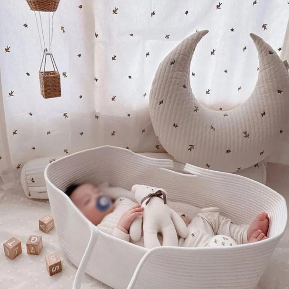 Waterproof Baby Sleeping Basket Portable Crib with Print Pad Dual Handles Diaper Changing Station Cotton Rope
Waterproof Baby Sleeping Basket Portable Crib with Print Pad Dual Handles Diaper Changing Station Cotton Rope