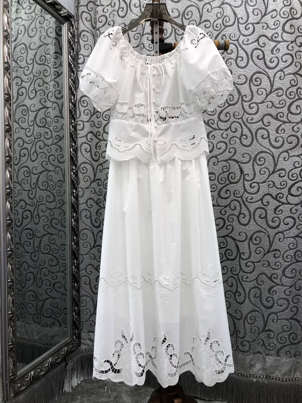 High Quality Designer Clothes Set 2026 Summer Fashion Skirt Suit Women Hollow Out Embroidery White Tops Blouse+Long Skirt Sets
High Quality Designer Clothes Set 2026 Summer Fashion Skirt Suit Women Hollow Out Embroidery White Tops Blouse+Long Skirt Sets
