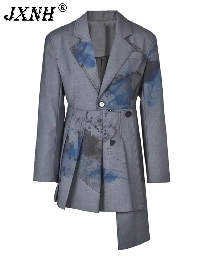 Women Gray Pattern Pleated Asymmetrical Blazer New Lapel Long Sleeve Loose Fit Jacket Fashion Spring Autumn 2024
Women Gray Pattern Pleated Asymmetrical Blazer New Lapel Long Sleeve Loose Fit Jacket Fashion Spring Autumn 2024