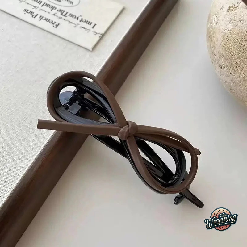 2/3Pcs Autumn Winter Twist Hair Clips Leather Bow Hairpin For Women Girls Vintage Hair Clip Elegant Hair Accessories Gifts
2/3Pcs Autumn Winter Twist Hair Clips Leather Bow Hairpin For Women Girls Vintage Hair Clip Elegant Hair Accessories Gifts