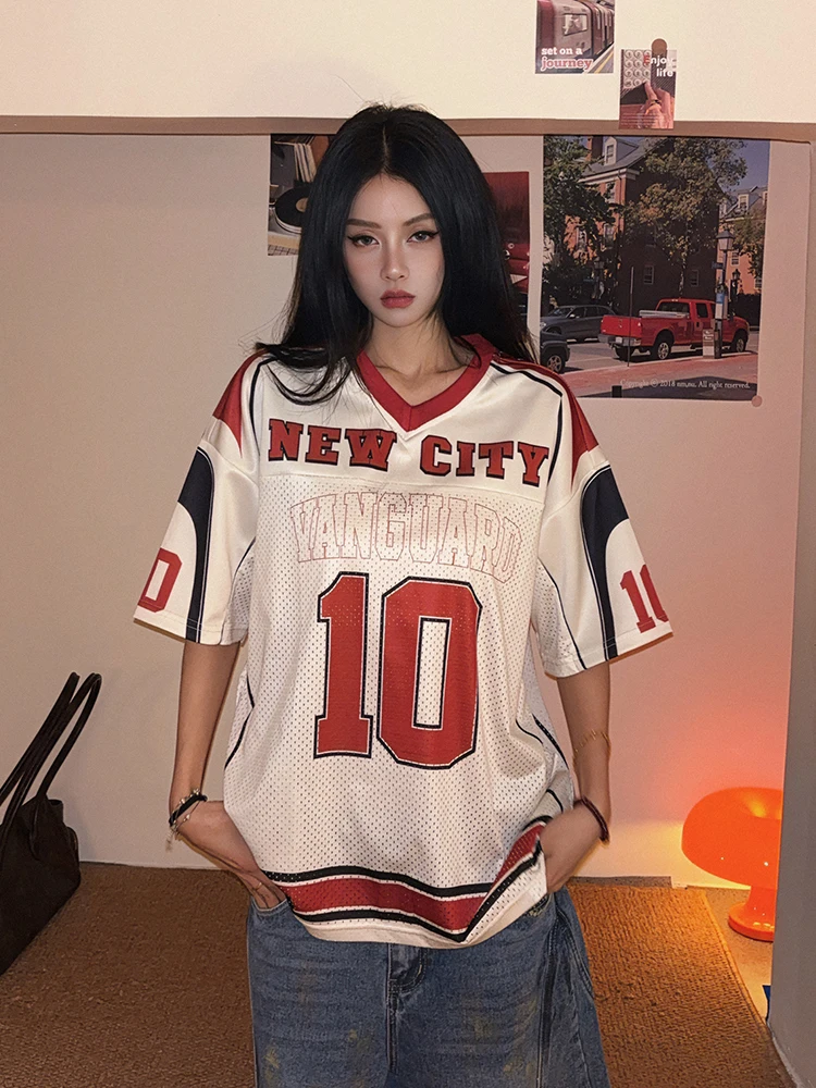 DoubleD American Retro Color Block Short Sleeve T-Shirt Women Summer Sports Loose V-Neck Top Street Style Creative Print
DoubleD American Retro Color Block Short Sleeve T-Shirt Women Summer Sports Loose V-Neck Top Street Style Creative Print