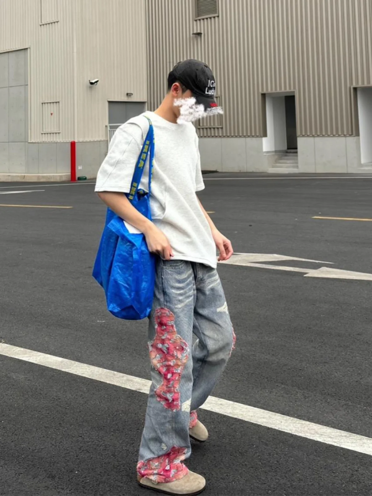 Trendy American Sle Men's Jeans Spring Autumn Loose Casual Straight Leg Micro Flared Pants with Print And Hole Design
Trendy American Sle Men's Jeans Spring Autumn Loose Casual Straight Leg Micro Flared Pants with Print And Hole Design
