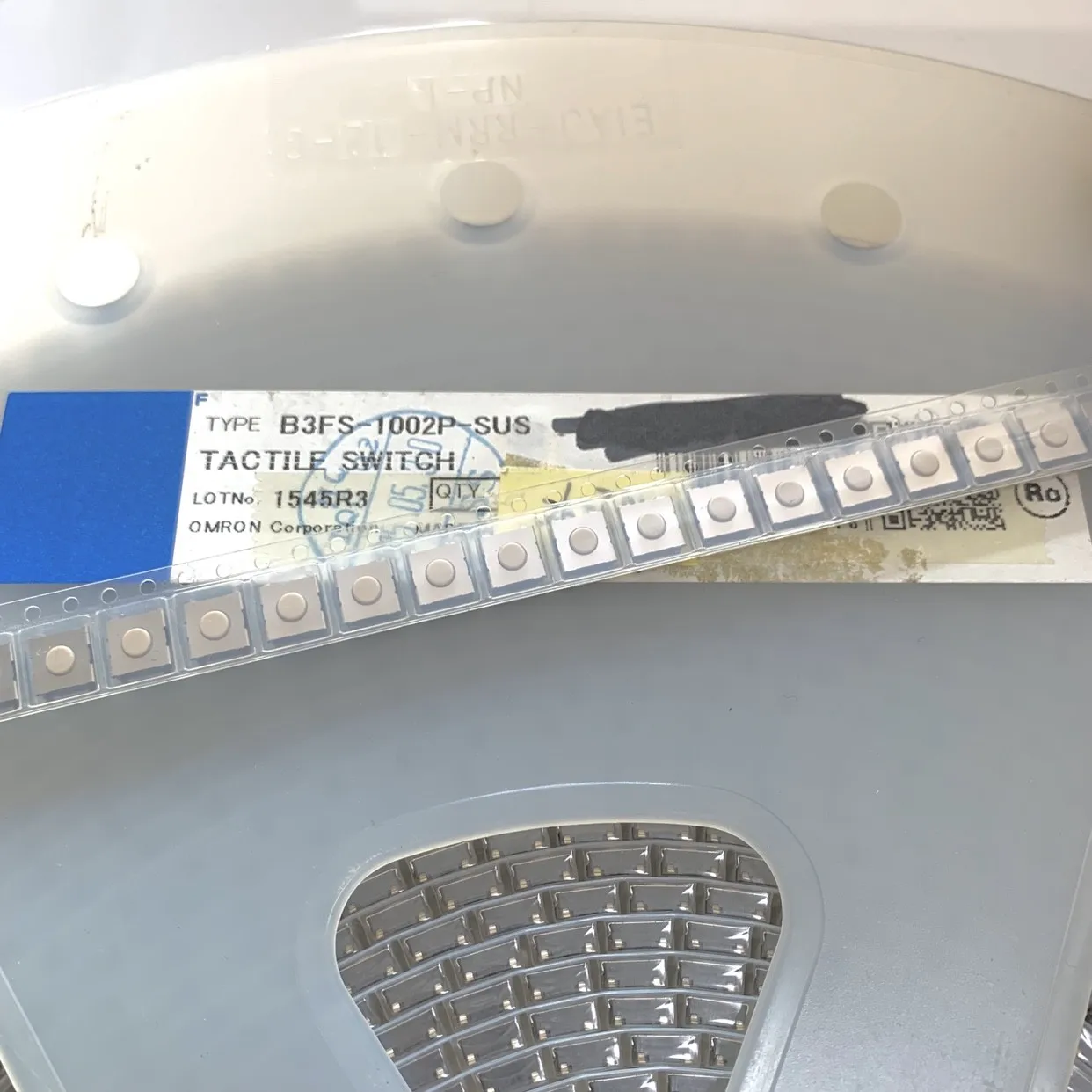 B3FS-1002P Патч 4 фута 6*6*3,1 Сенсорный переключатель, ключевой переключатель, микропереключатель
B3FS-1002P Патч 4 фута 6*6*3,1 Сенсорный переключатель, ключевой переключатель, микропереключатель