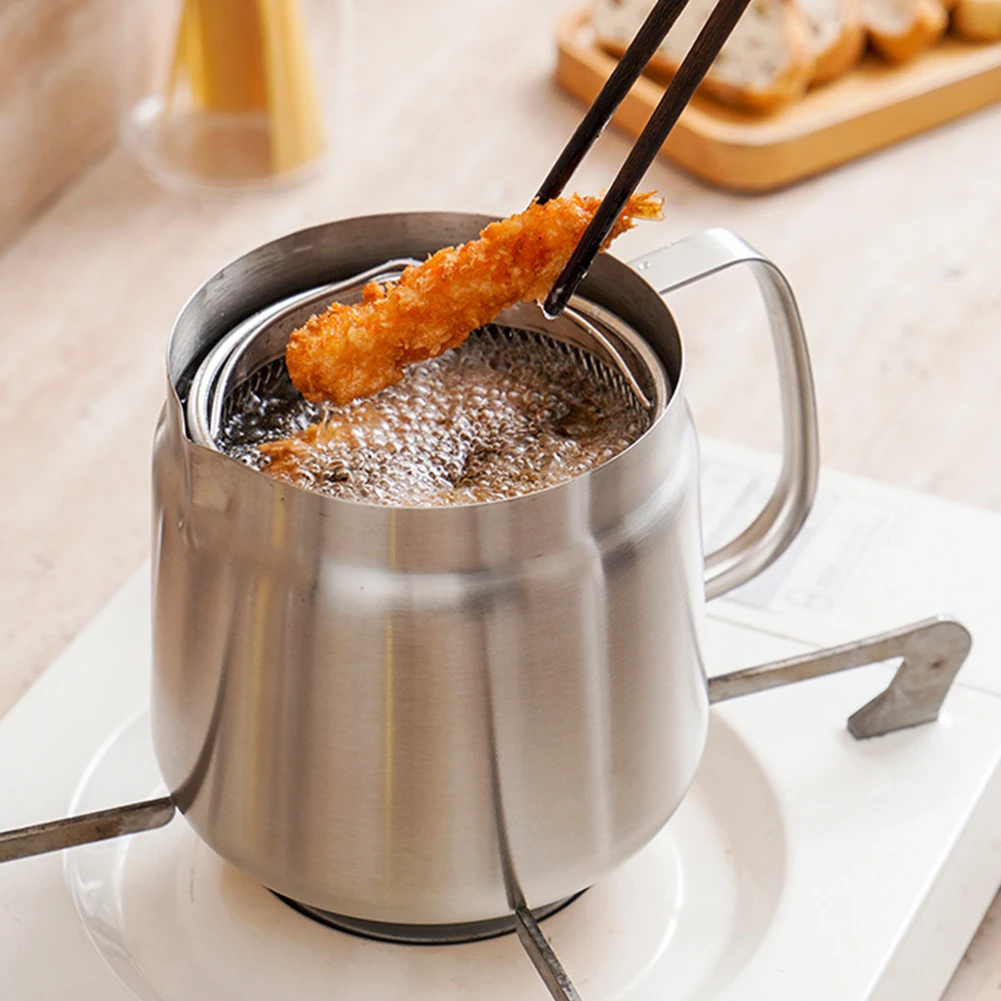 Stainless Steel Versatile Oil Filter Vessel 1.5L Kitchen Fryer with Filter Leak-proof Deep Frying Pot for Cooking French Fries
Stainless Steel Versatile Oil Filter Vessel 1.5L Kitchen Fryer with Filter Leak-proof Deep Frying Pot for Cooking French Fries