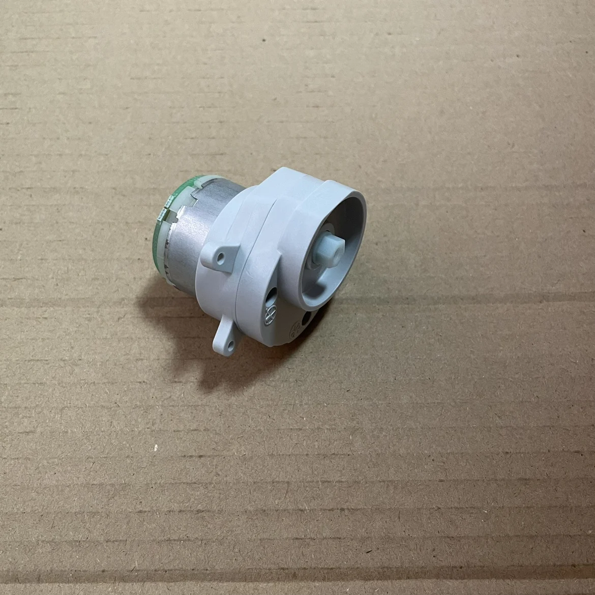 Suitable for Xiaomi Mijia sweeping robot 1st generation 1S side brush motor SDJOR01RR 1c roborock T4
Suitable for Xiaomi Mijia sweeping robot 1st generation 1S side brush motor SDJOR01RR 1c roborock T4