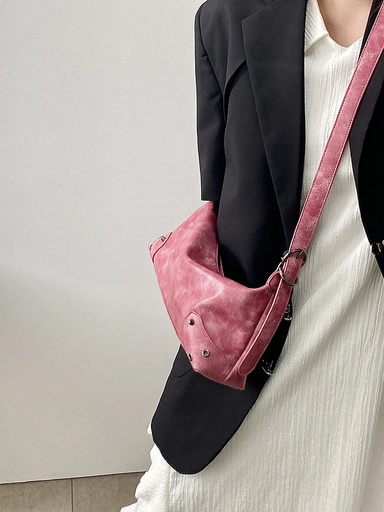 Женская сумка, сумка подмышки, высококачественная текстурная сумка, модная сумка через плечо из искусственной кожи, универсальная сумка через плечо, новинка весны и лета 2023 г.
Женская сумка, сумка подмышки, высококачественная текстурная сумка, модная сумка через плечо из искусственной кожи, универсальная сумка через плечо, новинка весны и лета 2023 г.