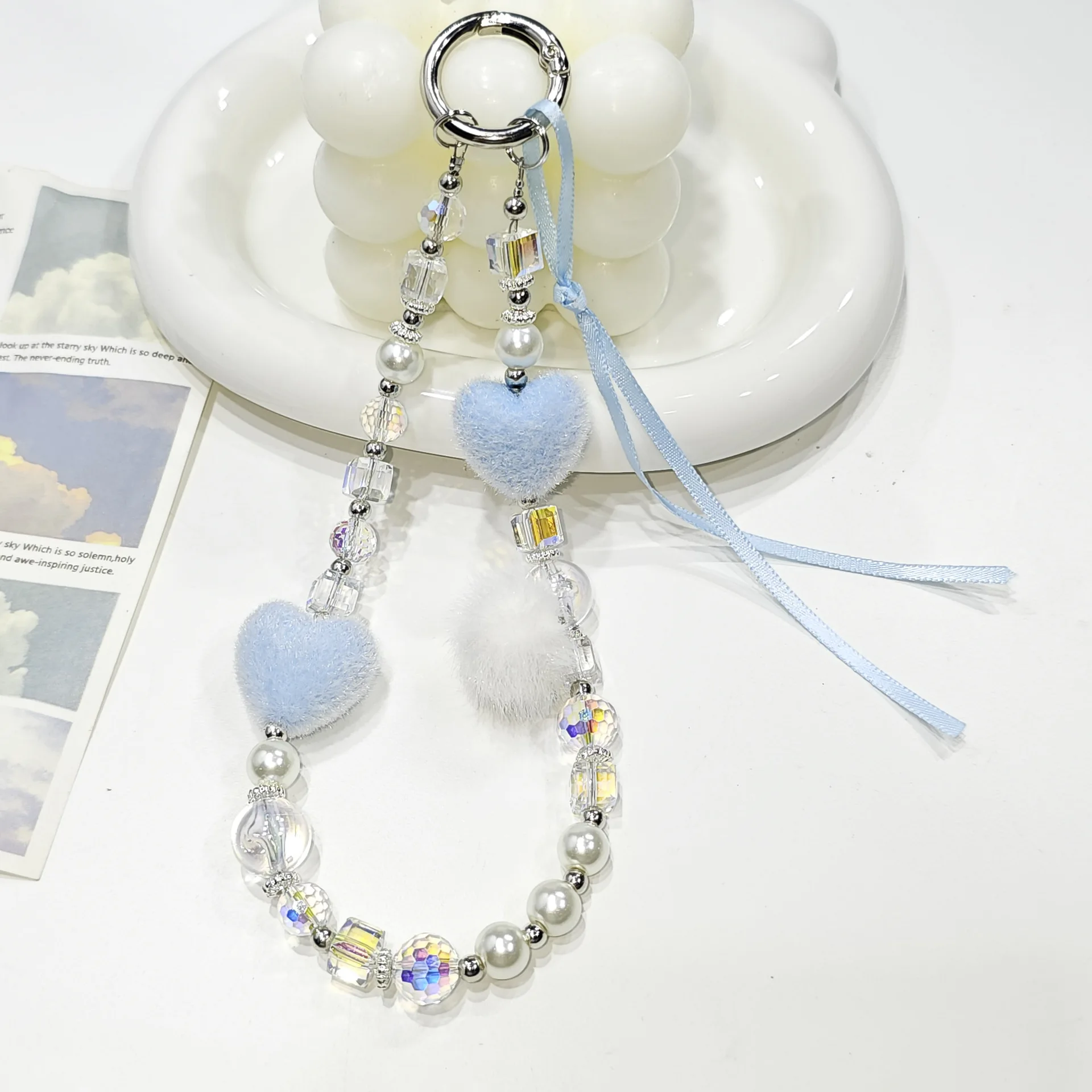 Сине-белое сердце, нечеткая подвеска для телефона, зимний плюшевый ремешок на запястье с бисером, милый эстетический жемчужный кристалл, цепочка для телефона, красочный ремешок
Сине-белое сердце, нечеткая подвеска для телефона, зимний плюшевый ремешок на запястье с бисером, милый эстетический жемчужный кристалл, цепочка для телефона, красочный ремешок