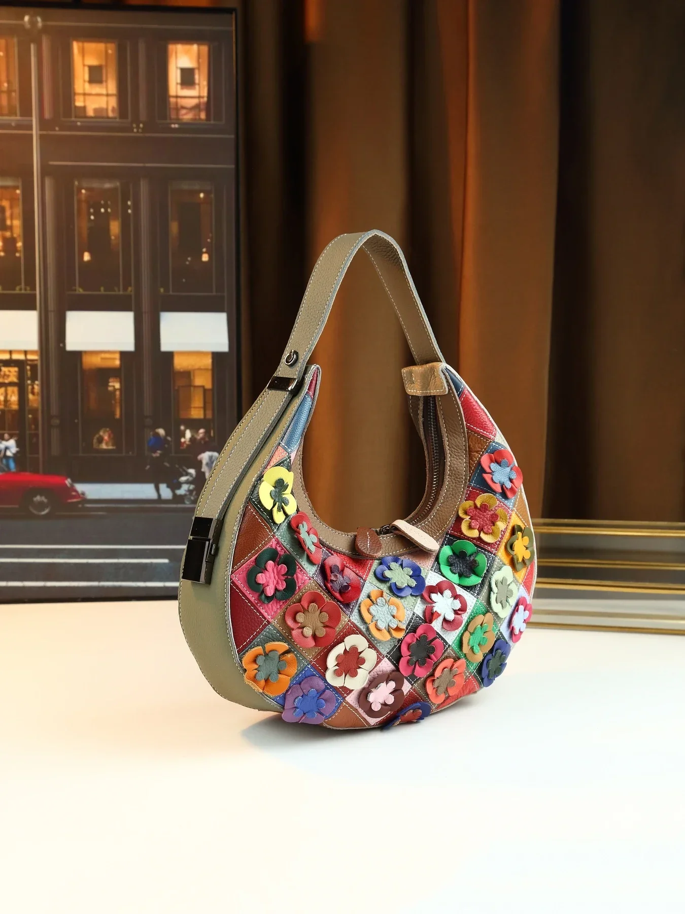 Кожаная сумка подмышки, модная сумка через плечо с цветными блоками и рогом, сладкий и крутой стиль
Кожаная сумка подмышки, модная сумка через плечо с цветными блоками и рогом, сладкий и крутой стиль