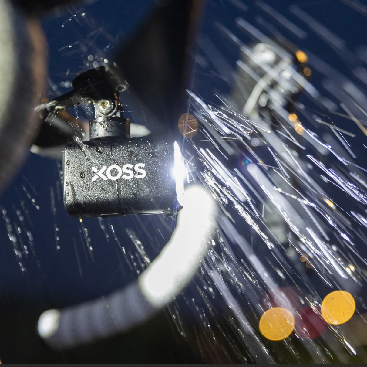 1000Lm Light Cutoff Line 2800mAh Батарея Велосипедная передняя фара Высокояркая велосипедная фара Подвесная сигнальная лампа из алюминиевого сплава
1000Lm Light Cutoff Line 2800mAh Батарея Велосипедная передняя фара Высокояркая велосипедная фара Подвесная сигнальная лампа из алюминиевого сплава