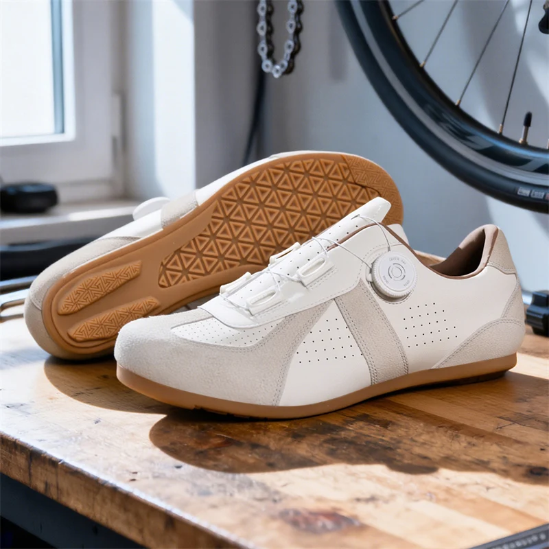 Lockless Cycling Shoes Anti-Slip Wear-Resistant Lightweight Versatile Fashionable Trendy Footwear for Bikers
Lockless Cycling Shoes Anti-Slip Wear-Resistant Lightweight Versatile Fashionable Trendy Footwear for Bikers