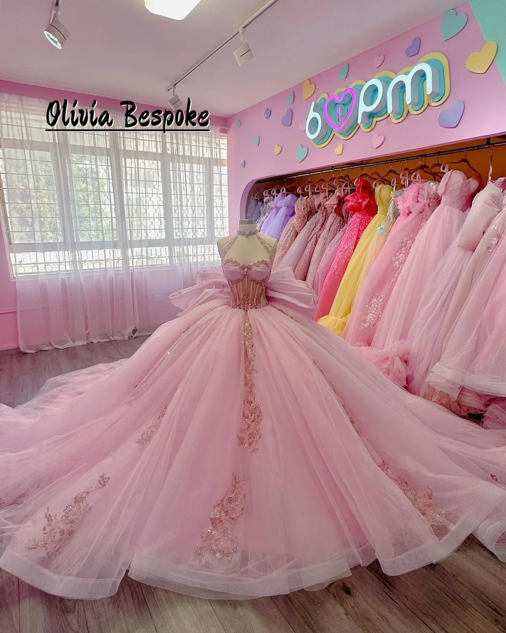 Fantastic Light pink 15 Year Old Quinceanera Dress Lace Applique Off Shoulder Ball Gown Birthday Dress Luxury Bow Customized
Fantastic Light pink 15 Year Old Quinceanera Dress Lace Applique Off Shoulder Ball Gown Birthday Dress Luxury Bow Customized