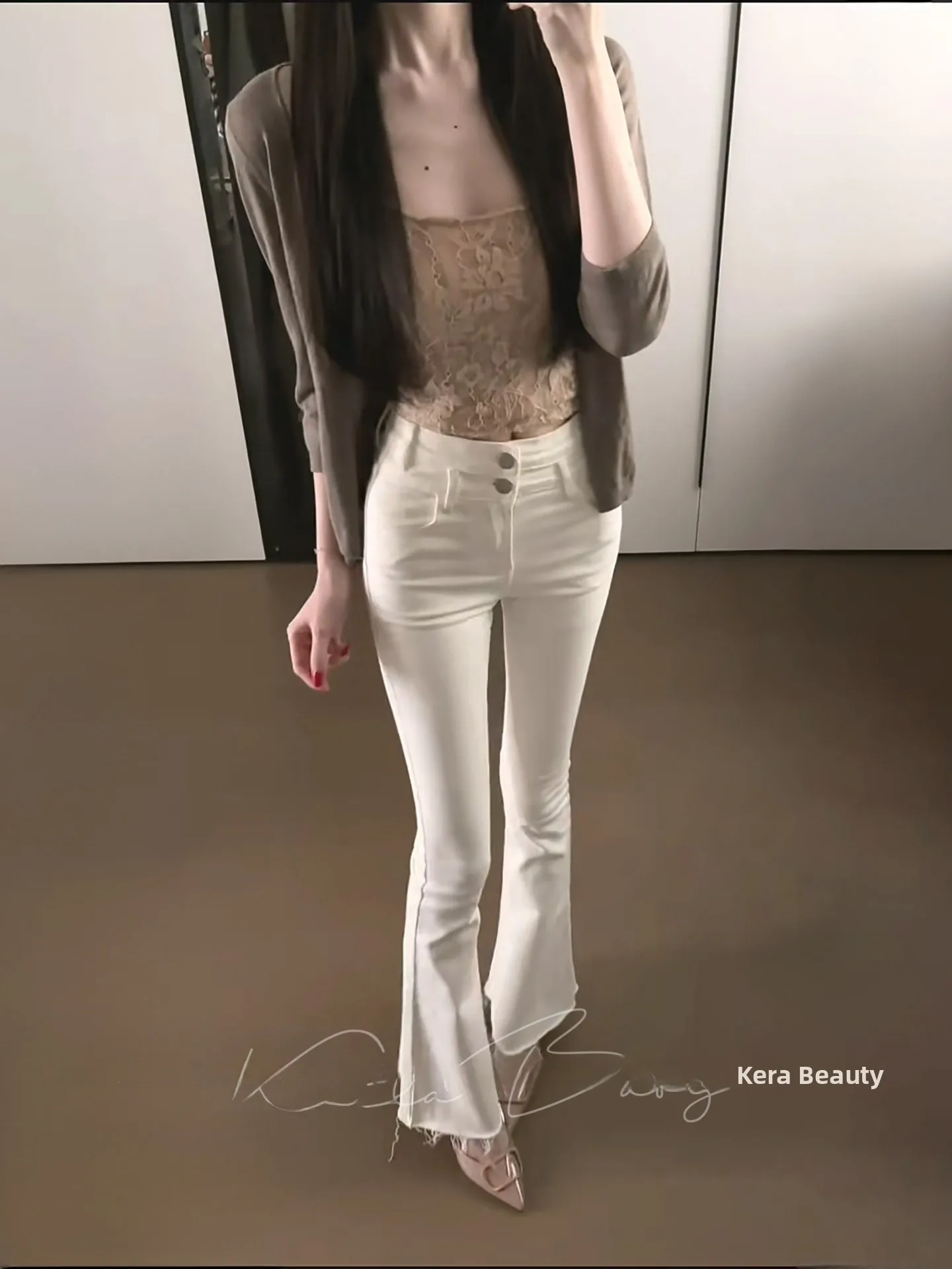 High Waist Flared Jeans Women's Slim Fit Double Button Frayed Hem Bootcut Jeans Butt Lifting Cotton Stretch Denim Spring Season
High Waist Flared Jeans Women's Slim Fit Double Button Frayed Hem Bootcut Jeans Butt Lifting Cotton Stretch Denim Spring Season