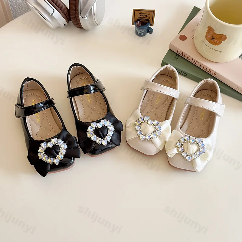 Children Flat Shoes Kids Elegant Princess Leather Shoes Rhinestone Wedding Shoe Soft Sole Non-slip Girls Sweet Bowknot Mary Jane
Children Flat Shoes Kids Elegant Princess Leather Shoes Rhinestone Wedding Shoe Soft Sole Non-slip Girls Sweet Bowknot Mary Jane