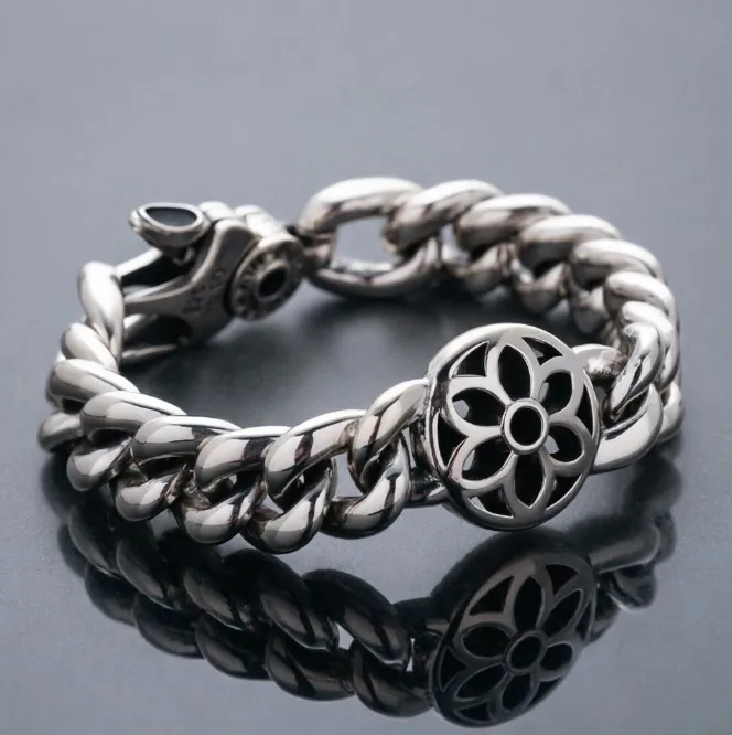 S925 sterling silver trendy nightclub men's silver thick type chain domineering big-sized cherry bracelet niello jewelry
S925 sterling silver trendy nightclub men's silver thick type chain domineering big-sized cherry bracelet niello jewelry