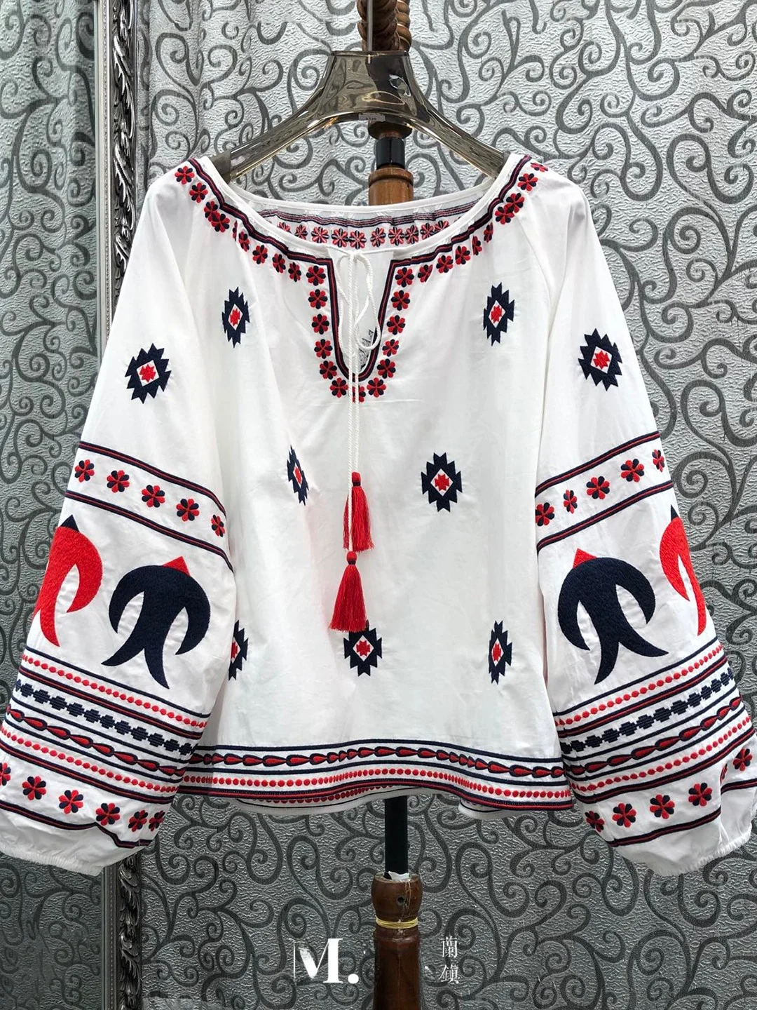 Loose Oversized Lantern Sleeve Drawstring Collar Embroidered Women's Pullover Shirt Milan Small Town Southern Oil High Euro S...
Loose Oversized Lantern Sleeve Drawstring Collar Embroidered Women's Pullover Shirt Milan Small Town Southern Oil High Euro S...