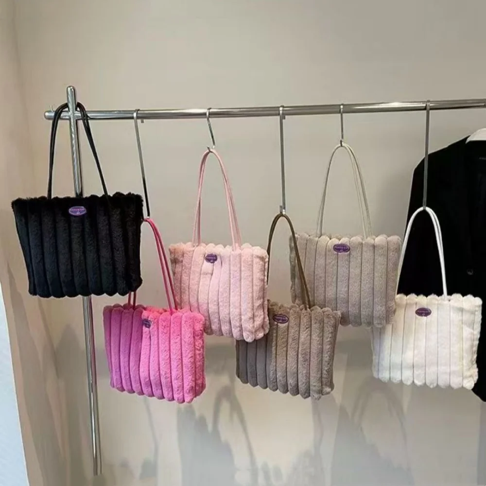 Women'S Striped Plush Tote Bag Large Capacity Shoulder Crossbody Bag Autumn Winter Faux Fur Soft Handbag Girls Commuter Bags
Women'S Striped Plush Tote Bag Large Capacity Shoulder Crossbody Bag Autumn Winter Faux Fur Soft Handbag Girls Commuter Bags