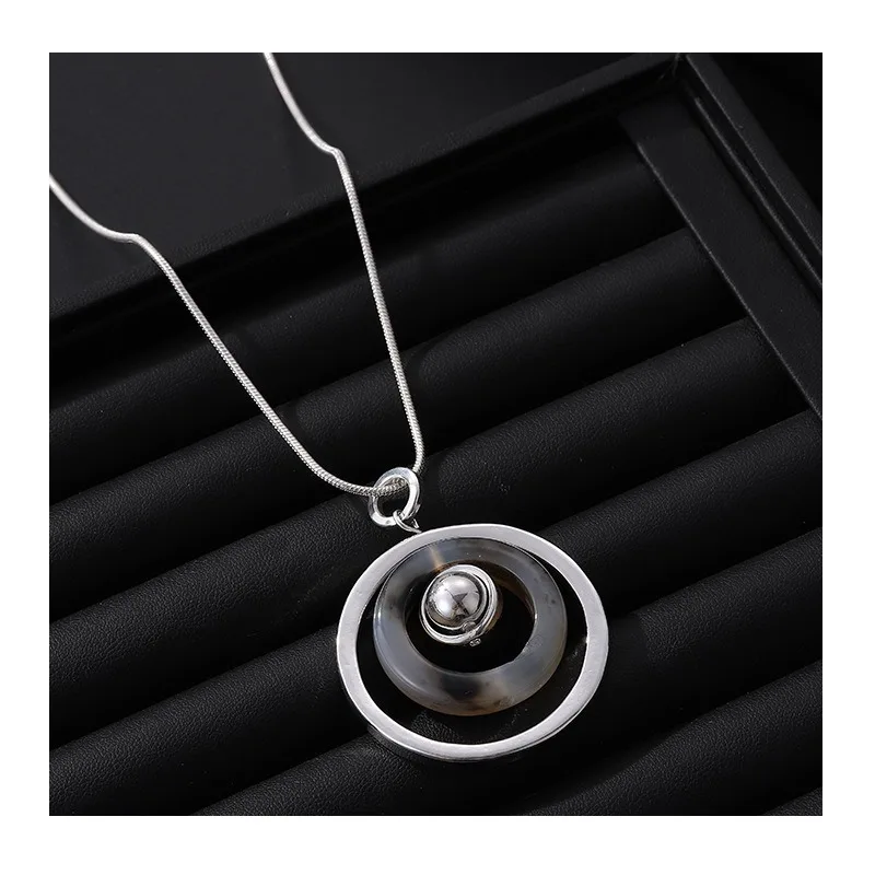 Sweater Necklace Women's New Product Long Necklace Premium Korean Version Sweater Chain Popular Metal Jewelry
Sweater Necklace Women's New Product Long Necklace Premium Korean Version Sweater Chain Popular Metal Jewelry