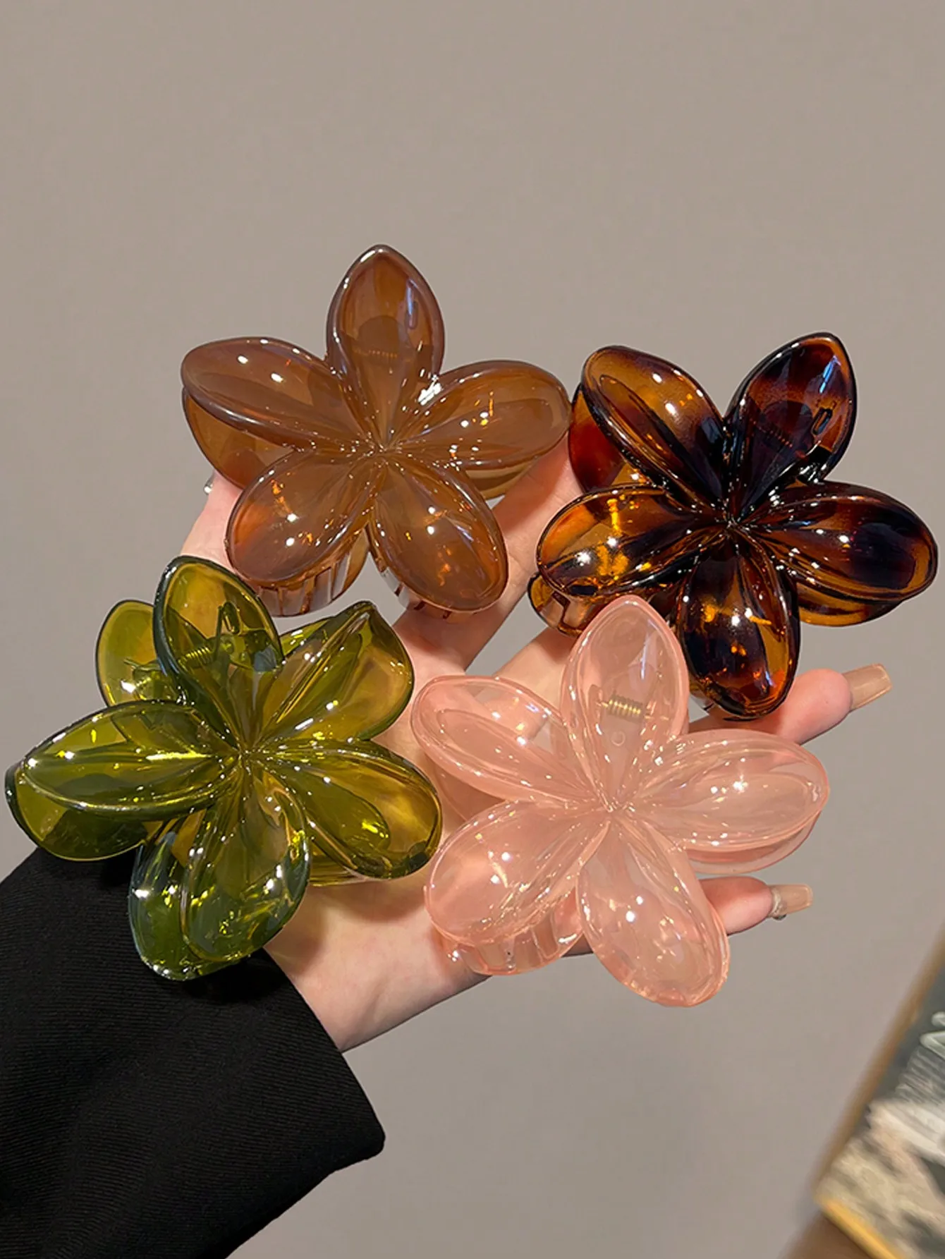 4pcs/Set Women's Y2K Style Oversized 8cm/3.15" Jelly Color Plastic Hair Clips In Green, Brown, Amber, Fashion Elegant Minimalistic Simple Hair Accessories, Suitable For Daily, Casual, Party, Work Hair Claws Claw Clips Hair Jaw Clip Hair Clamps Hair Clutch
4pcs/Set Women's Y2K Style Oversized 8cm/3.15" Jelly Color Plastic Hair Clips In Green, Brown, Amber, Fashion Elegant Minimalistic Simple Hair Accessories, Suitable For Daily, Casual, Party, Work Hair Claws Claw Clips Hair Jaw Clip Hair Clamps Hair Clutch