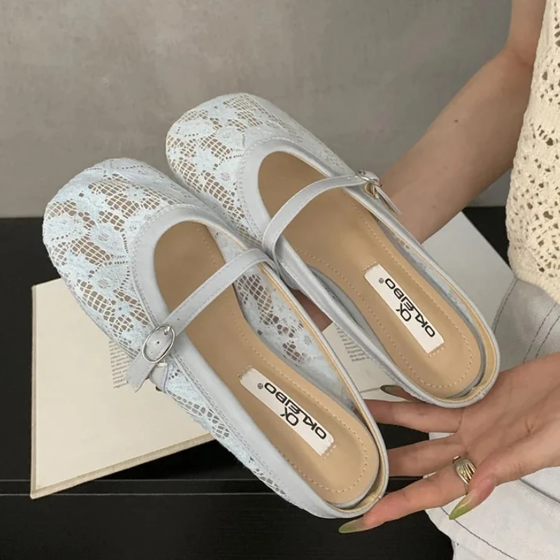 Модные сетчатые тапочки с круглым носком, женские летние брендовые дизайнерские сандалии на плоской подошве с открытой спиной, элегантные вечерние балетки с пряжкой, модельные туфли-лодочки 
Модные сетчатые тапочки с круглым носком, женские летние брендовые дизайнерские сандалии на плоской подошве с открытой спиной, элегантные вечерние балетки с пряжкой, модельные туфли-лодочки