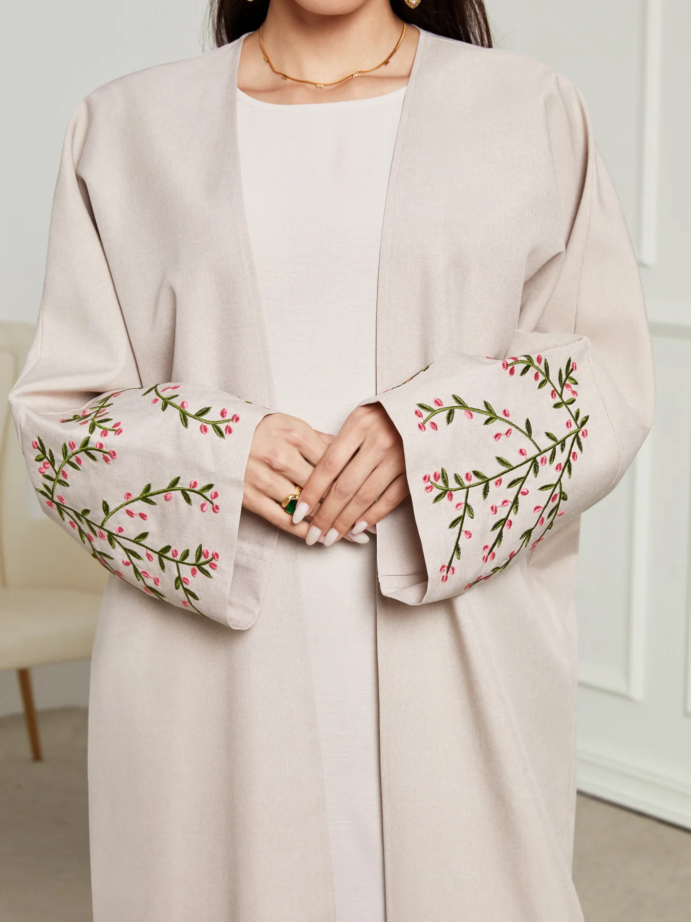 Fashion Floral Embroidery Open Abaya for Women Dubai 2024 New Plain Kimono Muslim Türkiye Elegant Cardigan Gown Islam Clothing
Fashion Floral Embroidery Open Abaya for Women Dubai 2024 New Plain Kimono Muslim Türkiye Elegant Cardigan Gown Islam Clothing
