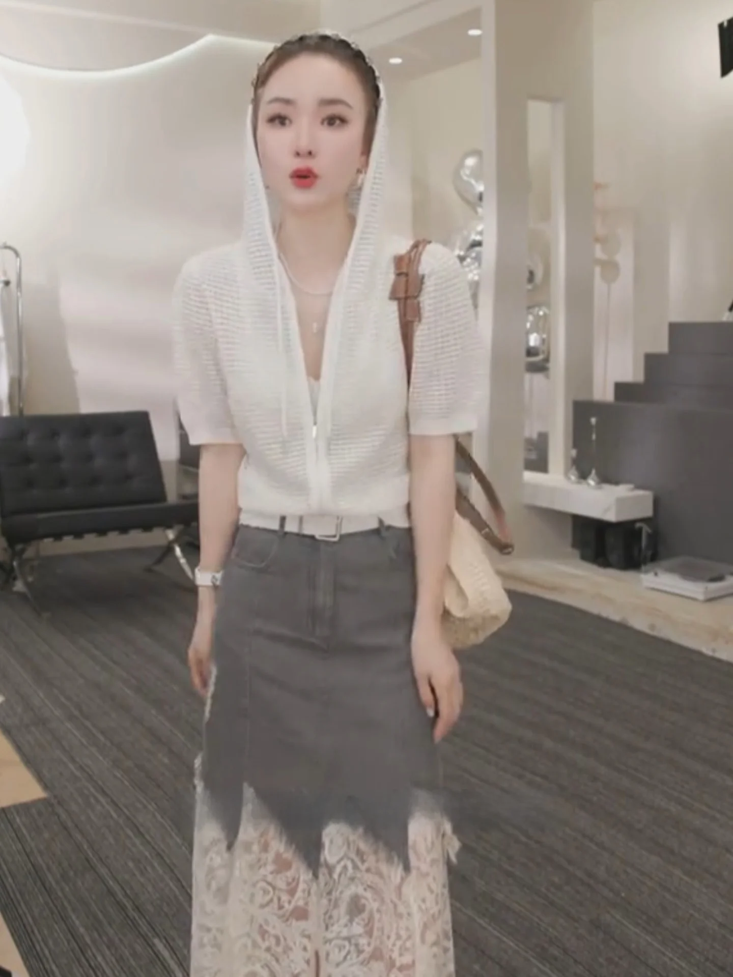 Женский трикотаж Ele с вырезами для поездок на работу, дизайн с двойной молнией, лето 2022, Poetic Lin, корейский свободный крой, ор...
Женский трикотаж Ele с вырезами для поездок на работу, дизайн с двойной молнией, лето 2022, Poetic Lin, корейский свободный крой, ор...