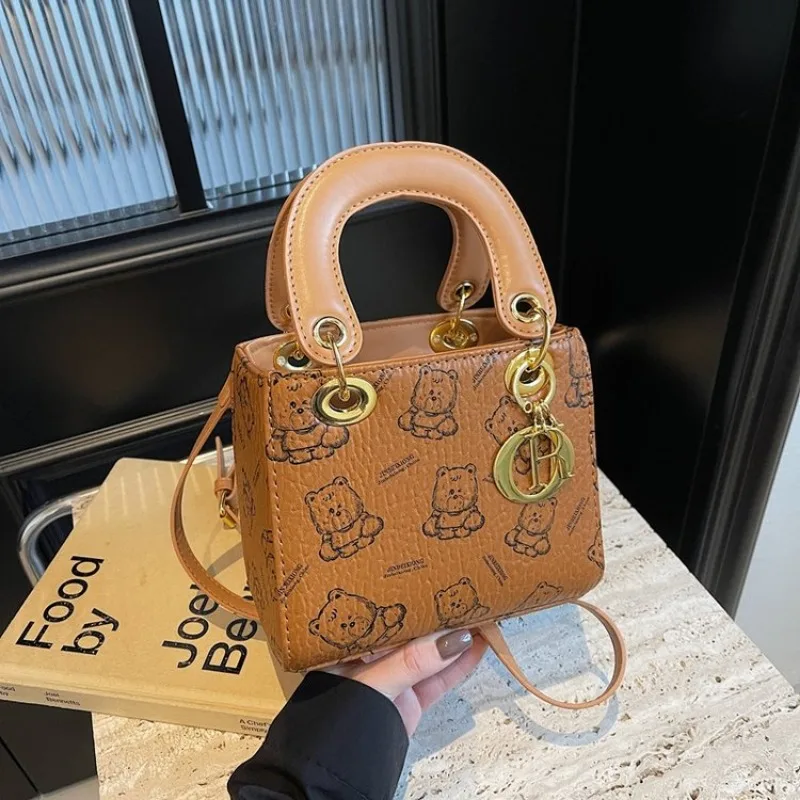 Female Trendy Crossbody Bag Fashionable Design For Social Events And Night Outings Party Ready
Female Trendy Crossbody Bag Fashionable Design For Social Events And Night Outings Party Ready