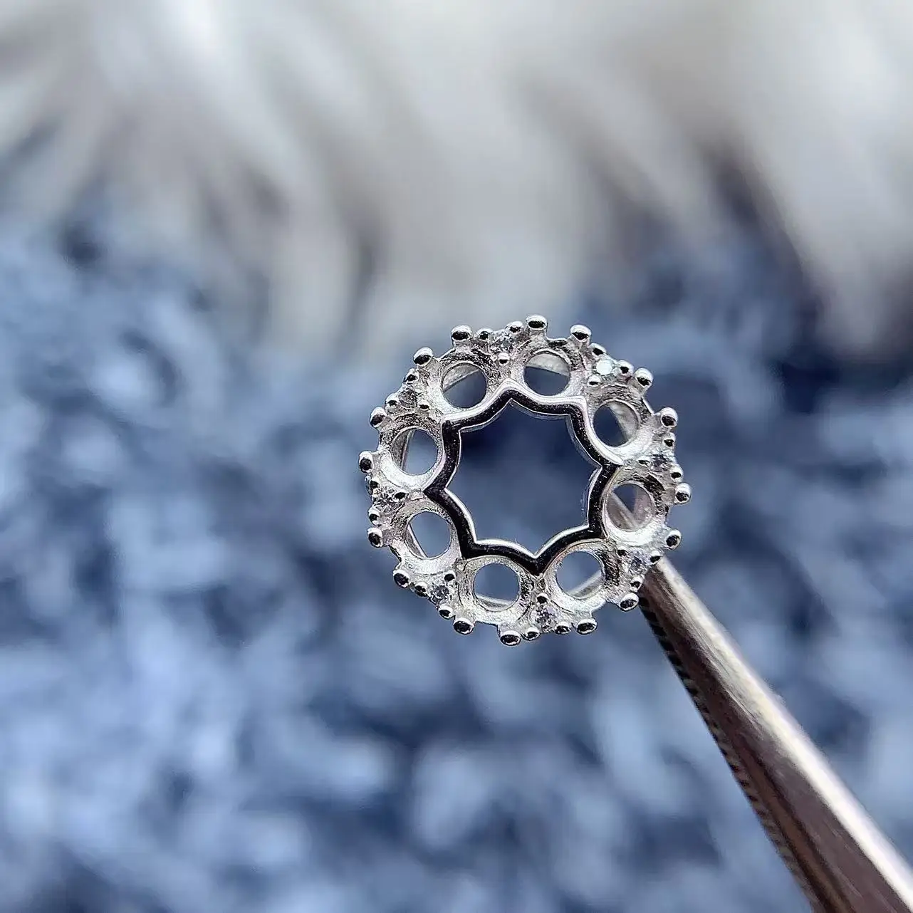 MeiBaPJ инкрустация круглый 8*8 мм 8 шт. камень S925 стерлингового серебра изысканный кулон «сделай сам» установка женские изысканные очаровательные ювелирные изделия из веревки оптом
MeiBaPJ инкрустация круглый 8*8 мм 8 шт. камень S925 стерлингового серебра изысканный кулон «сделай сам» установка женские изысканные очаровательные ювелирные изделия из веревки оптом