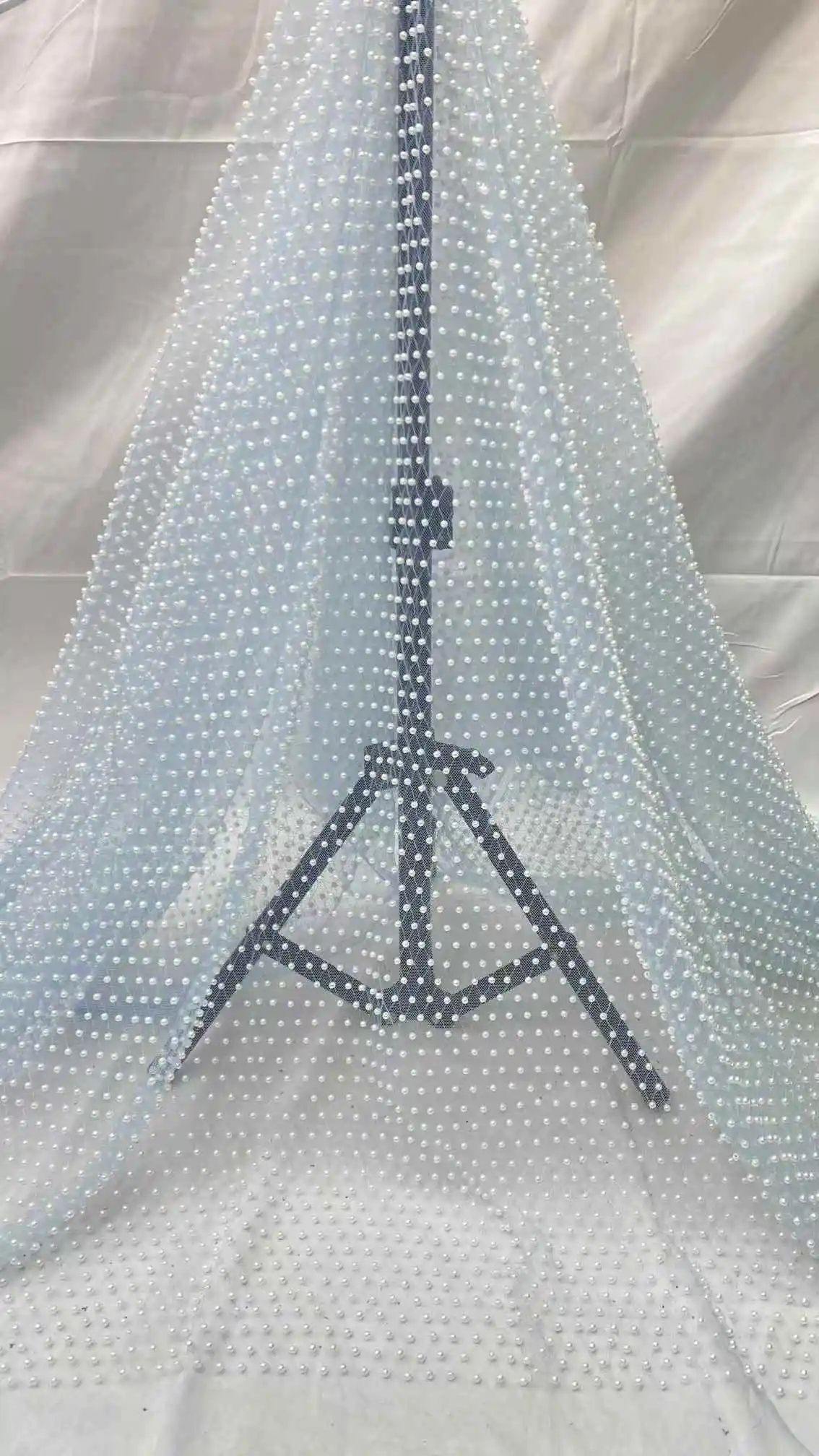 2025 New African French Nigerian High End Lace Fabric With Beads Mesh for Embroidery Wedding Party Bride Sewing Dress
2025 New African French Nigerian High End Lace Fabric With Beads Mesh for Embroidery Wedding Party Bride Sewing Dress