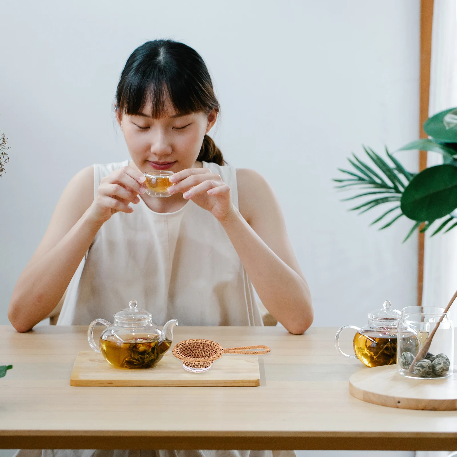 Tea Leak Filter Infusers for Loose Fine Mesh Strainer Leaf Steeper Handheld Colander Utensils
Tea Leak Filter Infusers for Loose Fine Mesh Strainer Leaf Steeper Handheld Colander Utensils