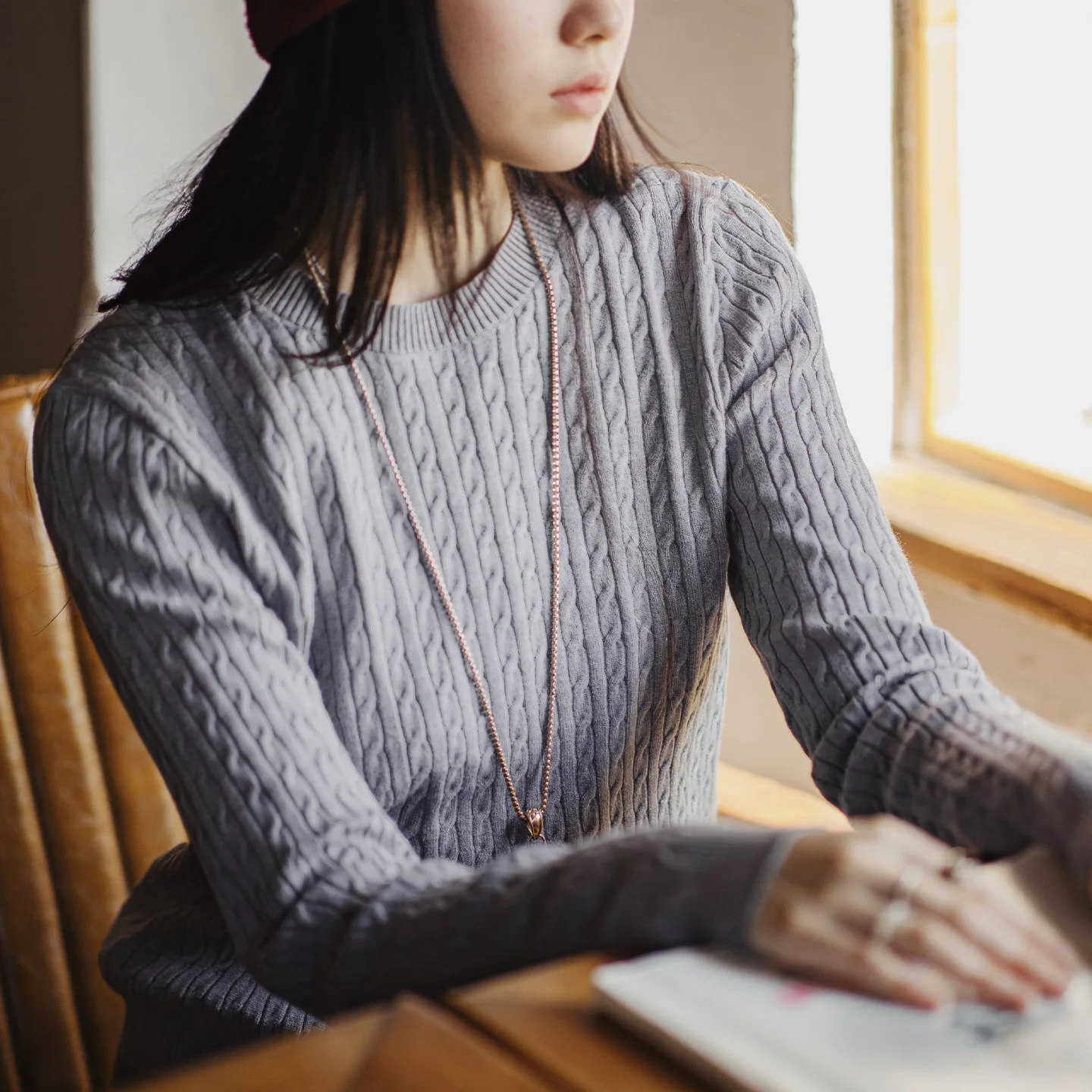 Maden Women Slim Fit Knit Pullover Sweater Short Thermal Layering Top Cozy Warm Stylish Solid Light Gray Fall Winter Outfit
Maden Women Slim Fit Knit Pullover Sweater Short Thermal Layering Top Cozy Warm Stylish Solid Light Gray Fall Winter Outfit