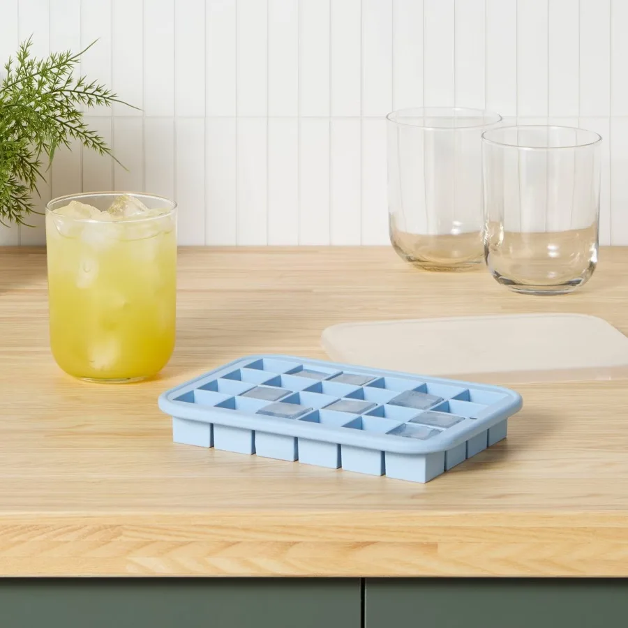 Silicone Ice Cube Tray with Lid Blue
Silicone Ice Cube Tray with Lid Blue